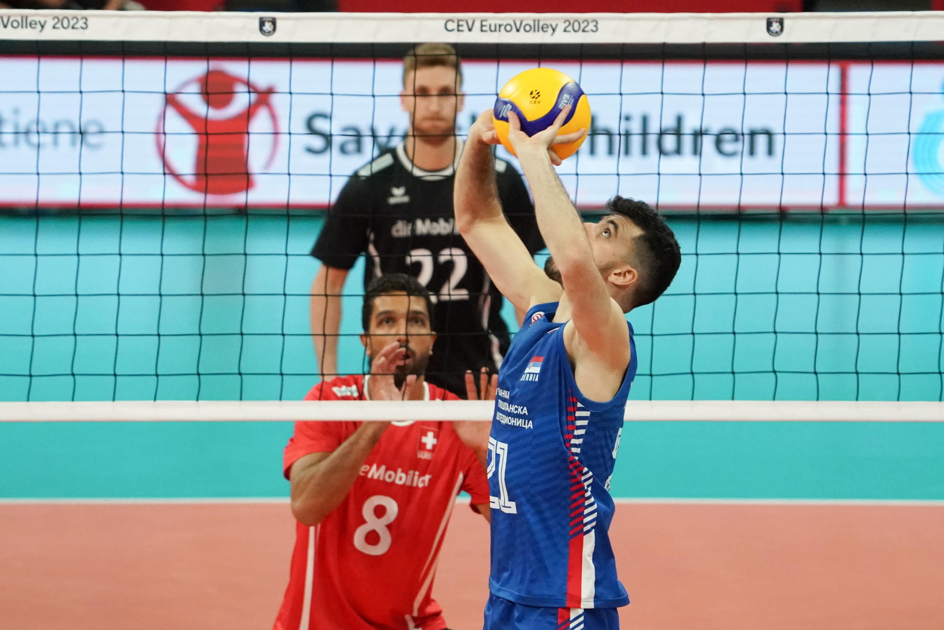 epa10829745 Serbia's Vuk Todorovic in action during the CEV EuroVolley Men group match Switzerland vs Serbia at the Pala Barton in Perugia, Italy, 30 August 2023.  EPA-EFE/LORIS CERQUIGLINI