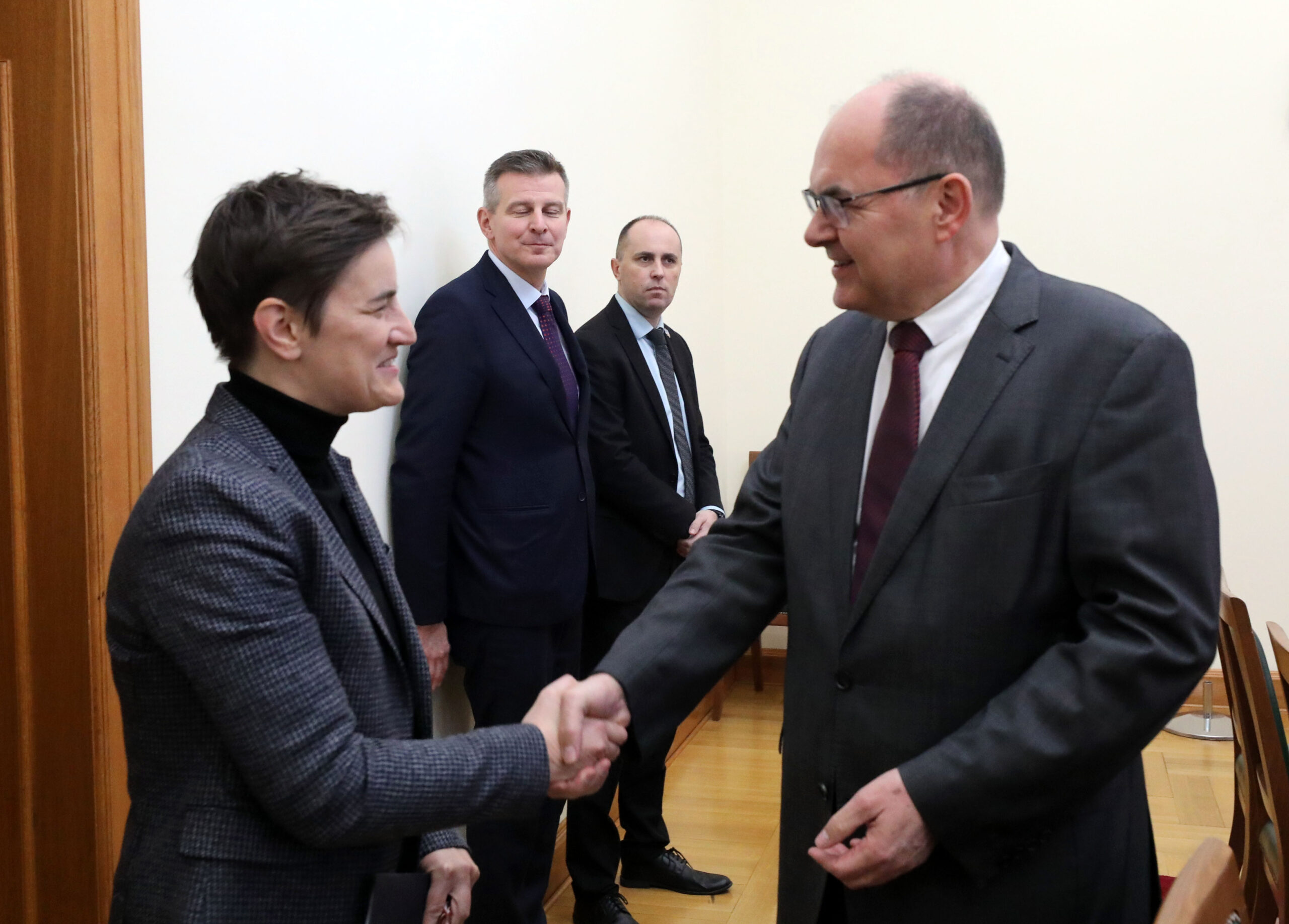 Beograd, 1. februara 2023.- Predsednica Vlade Republike Srbije Ana Brnabić sastala se sa visokim predstavnikom za Bosnu i Hercegovinu Kristijanom Šmitom. FOTO TANJUG/ VLADA REPUBLIKE SRBIJE/ SLOBODAN MILJEVIĆ/