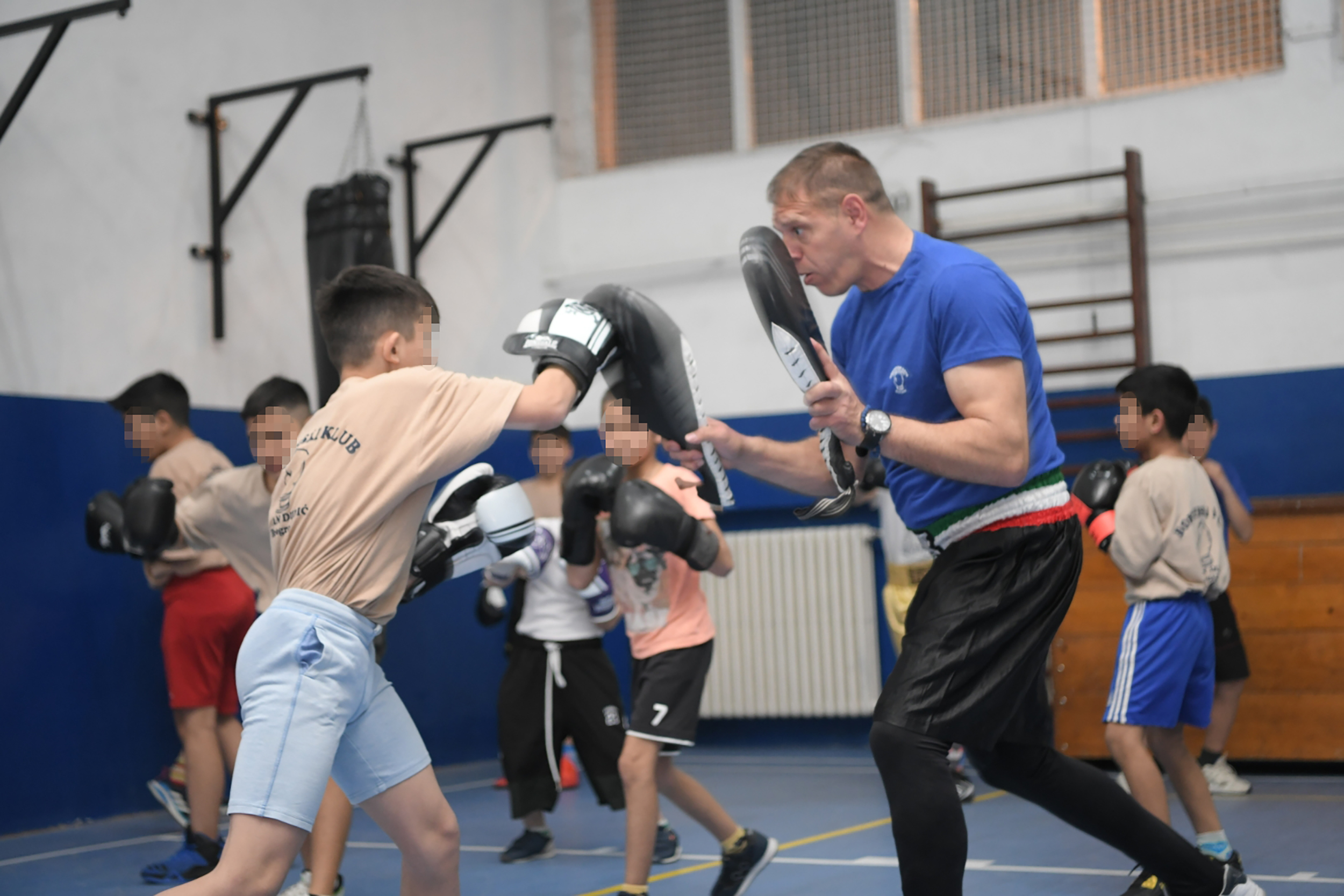 Beograd 22.03.2023. Otvorena sekcija za boks u sklopu centra za ljudska prava pos sloganom "Sklonimo decu sa ulice" Hasana Dudica