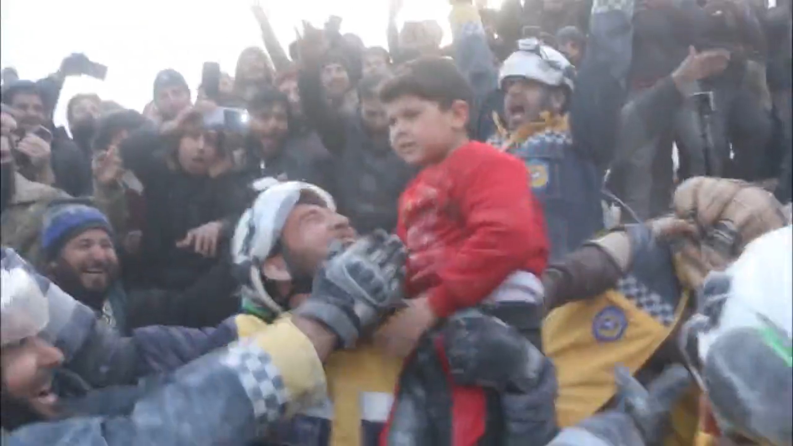 A true miracle...the sounds of joy embrace the sky... joy beyond belief.
An entire family was rescued from under the rubble of their house this afternoon, Tuesday, February 7, in the village of Bisnia, west of #Idlib.
Syria earthquake