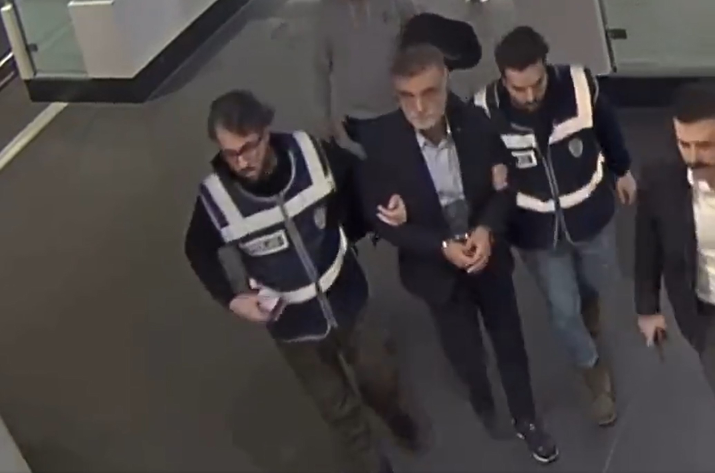 Mehmet Jašar Đoškun djoškun investitor
Mehmet Jašar Ćoskun, izvođač radova Rezidencije Ronesans, koja je uništena u zemljotresu u Hataju, večeras će pobeći u Kanadu.
 Mehmet Yasar Coskun, Mehmet Yaşar Coşkun