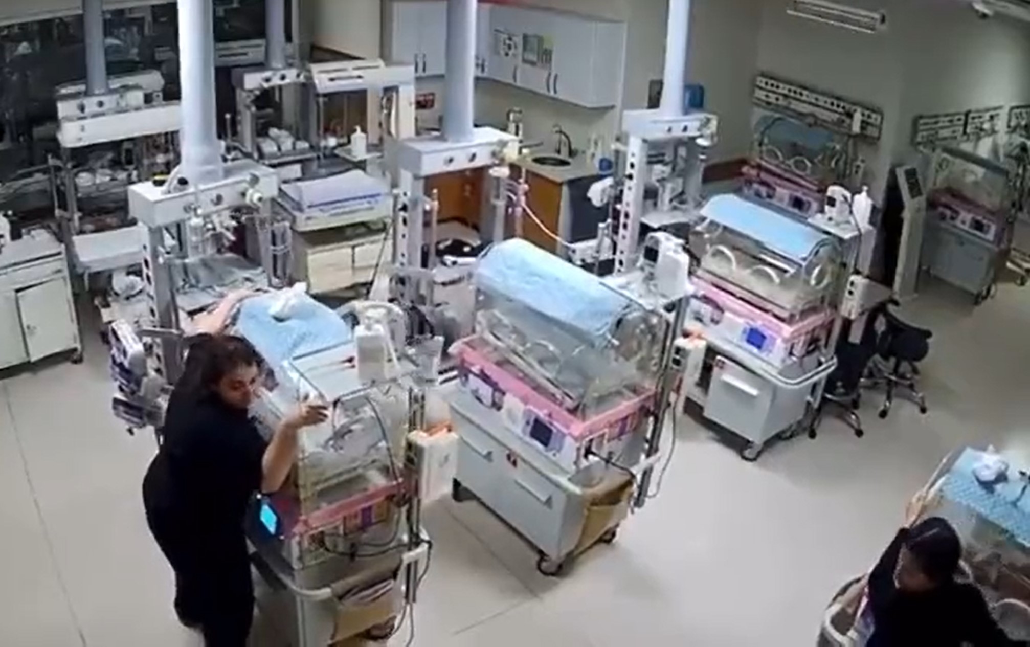 Turska zemljotres, medicinske sestre, inkubatori