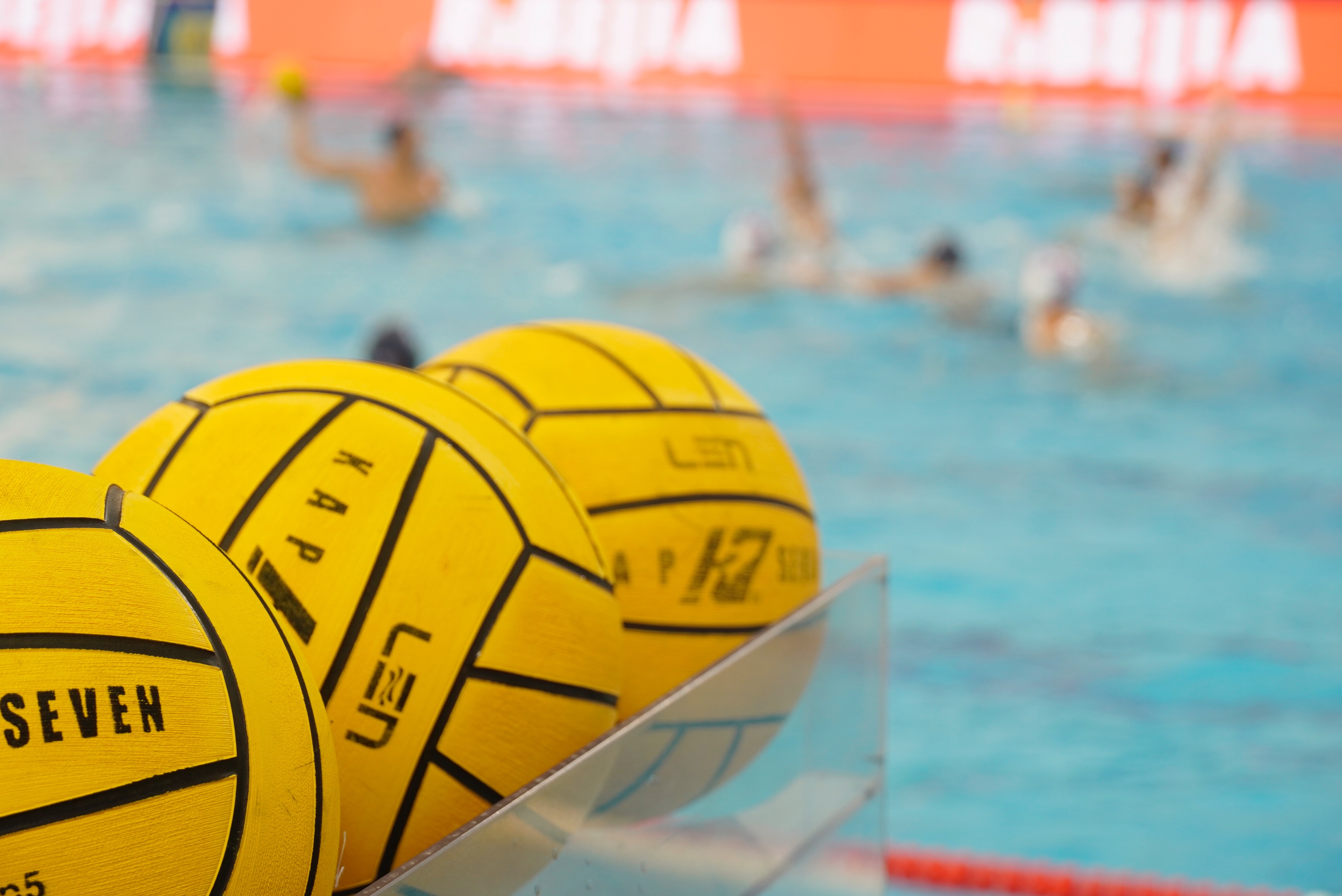 Beograd, 20. avgusta 2022.- U sportskom centru "Milan Gale Muskatirovic" poceo je Medjunarodni vaterpolo turnir, koji se odrzava od 20-22.08. U 19 casova je pocela utakmica izmedju Hrvatske i Francuske. Lopte na utakmici. FOTO TANJUG/ VLADIMIR SPORCIC/ bg