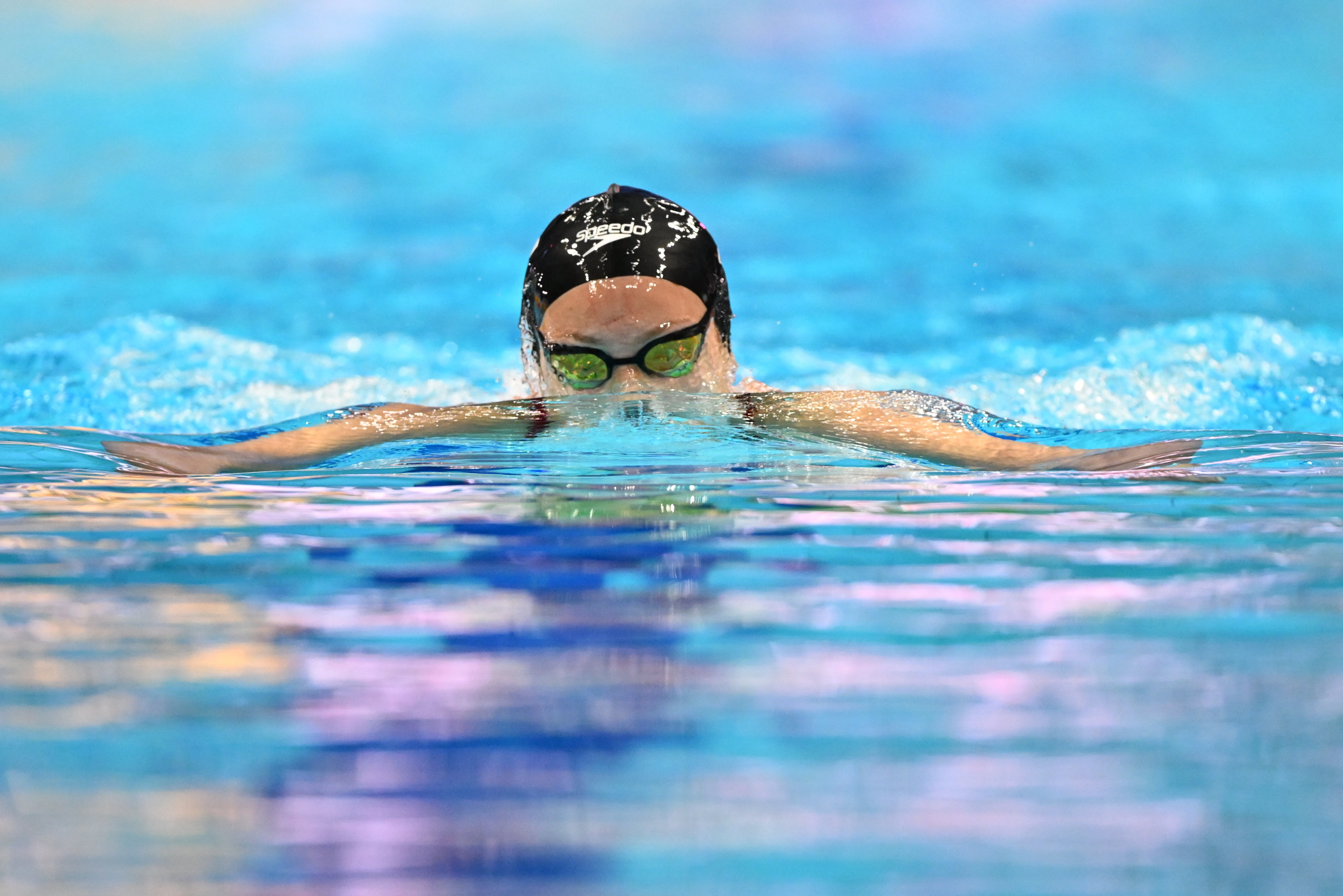 epa10033779 Summer McIntosh of Canada on her way to win the womens 400m medley final of the 19th FINA World Championships in Duna Arena in Budapest, Hungary, 25 June 2022.  EPA-EFE/Tibor Illyes HUNGARY OUT