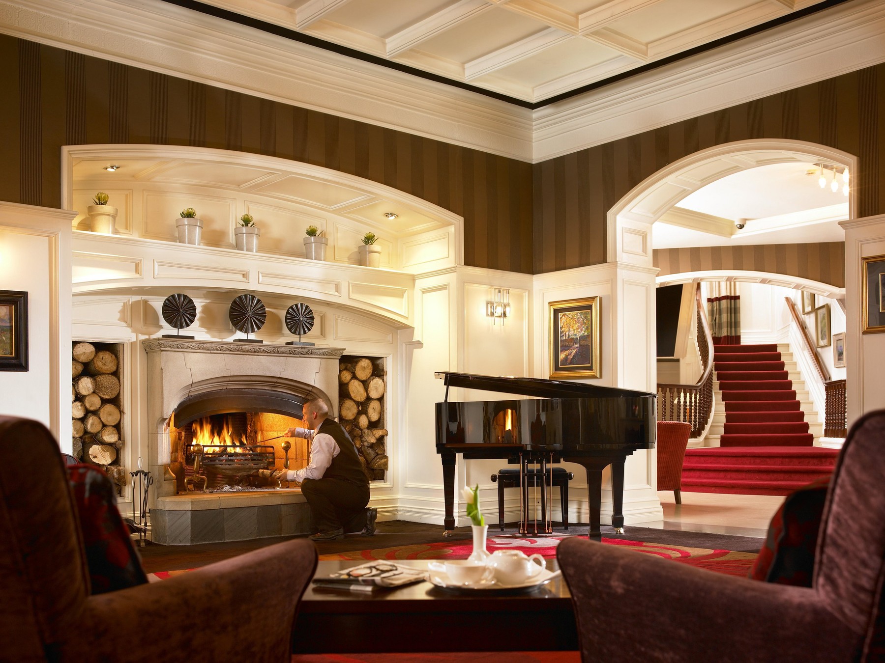 The lobby fireplace at the Killarney Park Hotel in Town Centre of Killarney in the Irish County of Kerry.,Image: 251730898, License: Rights-managed, Restrictions: , Model Release: no, Credit line: Ashley Morrison / Alamy / Alamy / Profimedia