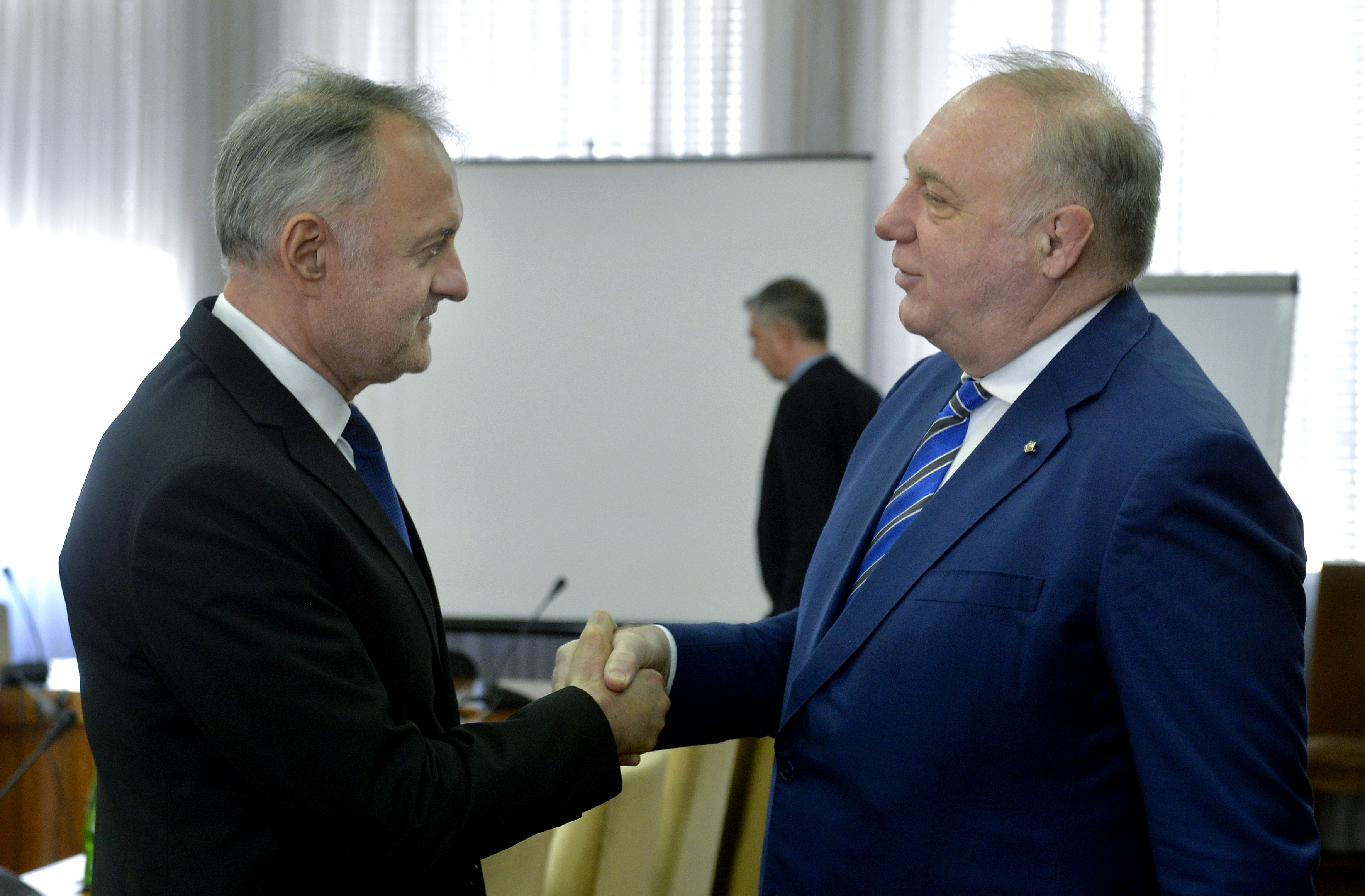Beograd, 13. februara 2023. - Sastanak ministra sporta Zorana Gajiæa i predsednika Evropske dudo unije (EJU) Lasla Tota, kojem su prisustvovali i èlanovi kabineta Ministarstva sporta. FOTO TANJUG/ RADE PRELIÆ/ bg