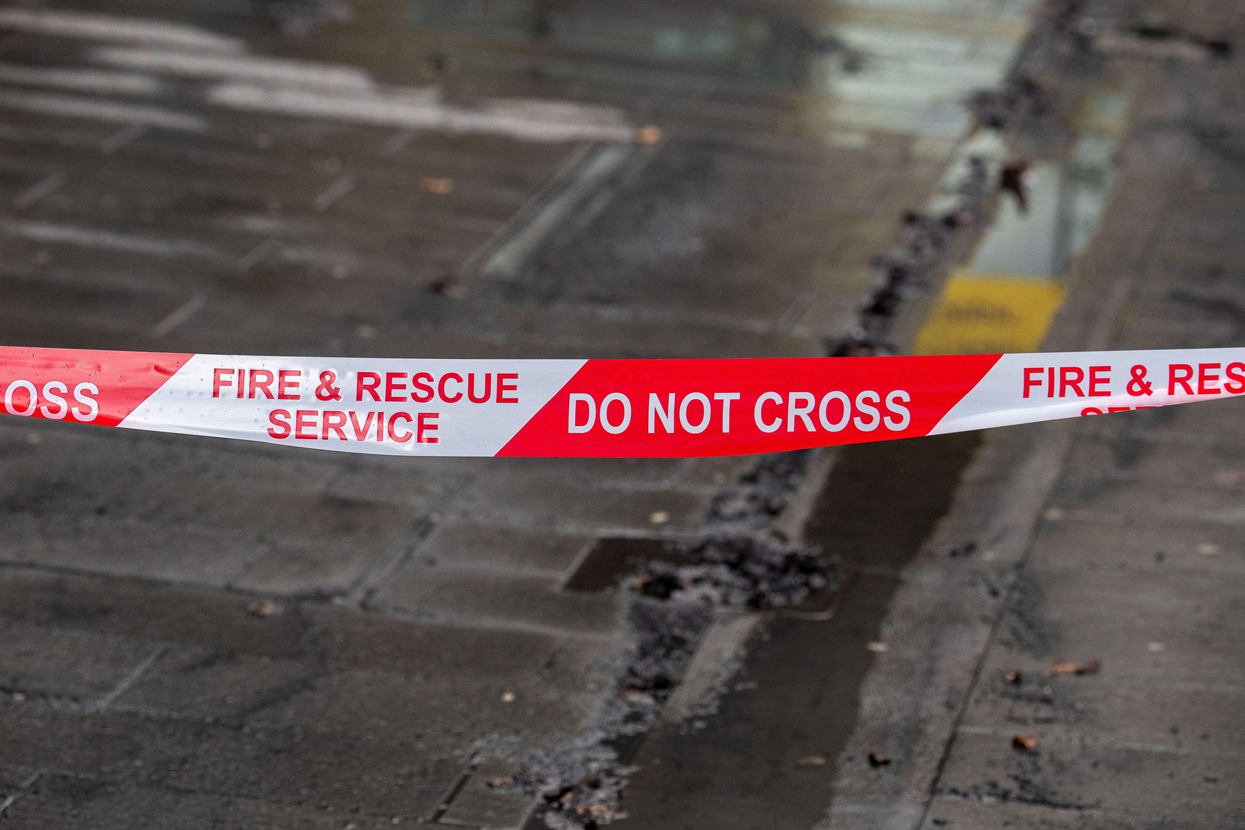Slough, Berkshire, UK. 29th October, 2022. A huge fire broke out at Slough Bus Station in the early hours this morning. Firefighters from the Royal Berkshire Fire and Rescue Service were called to the blaze across the whole roof of Slough bus station. At