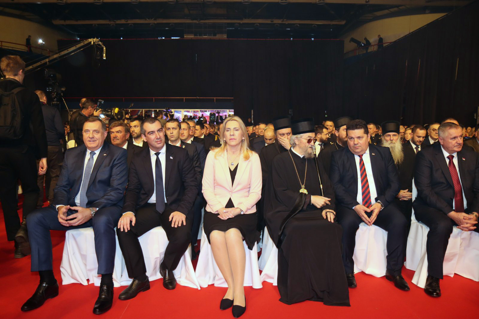 UÈESNICI SVEÈANE AKADEMIJE