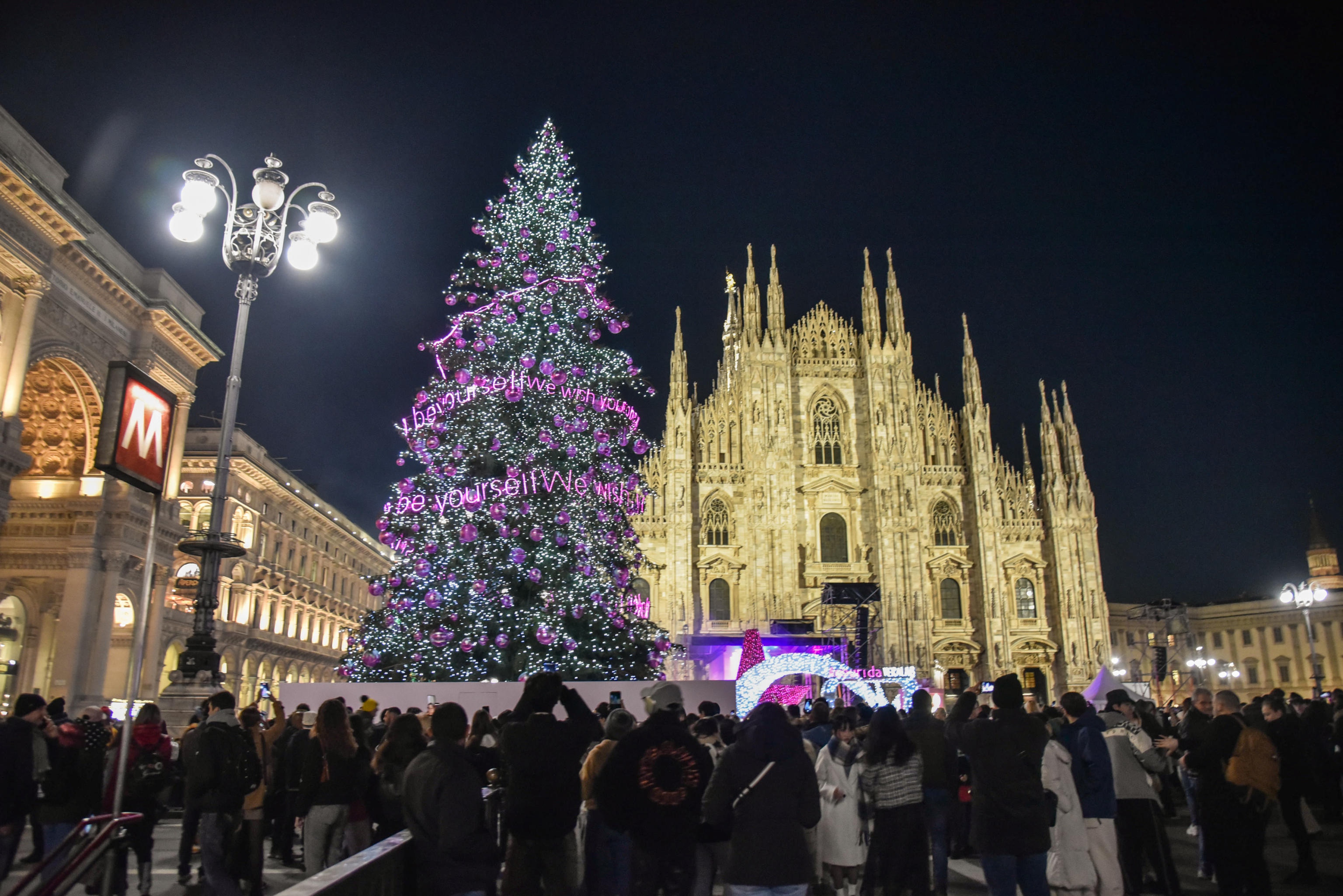 epa10352281 The Christmas tree lighting ceremony at Piazza Duomo in Milan, Italy, 06 December 2022.  EPA-EFE/Matteo Corner ITALY OUT