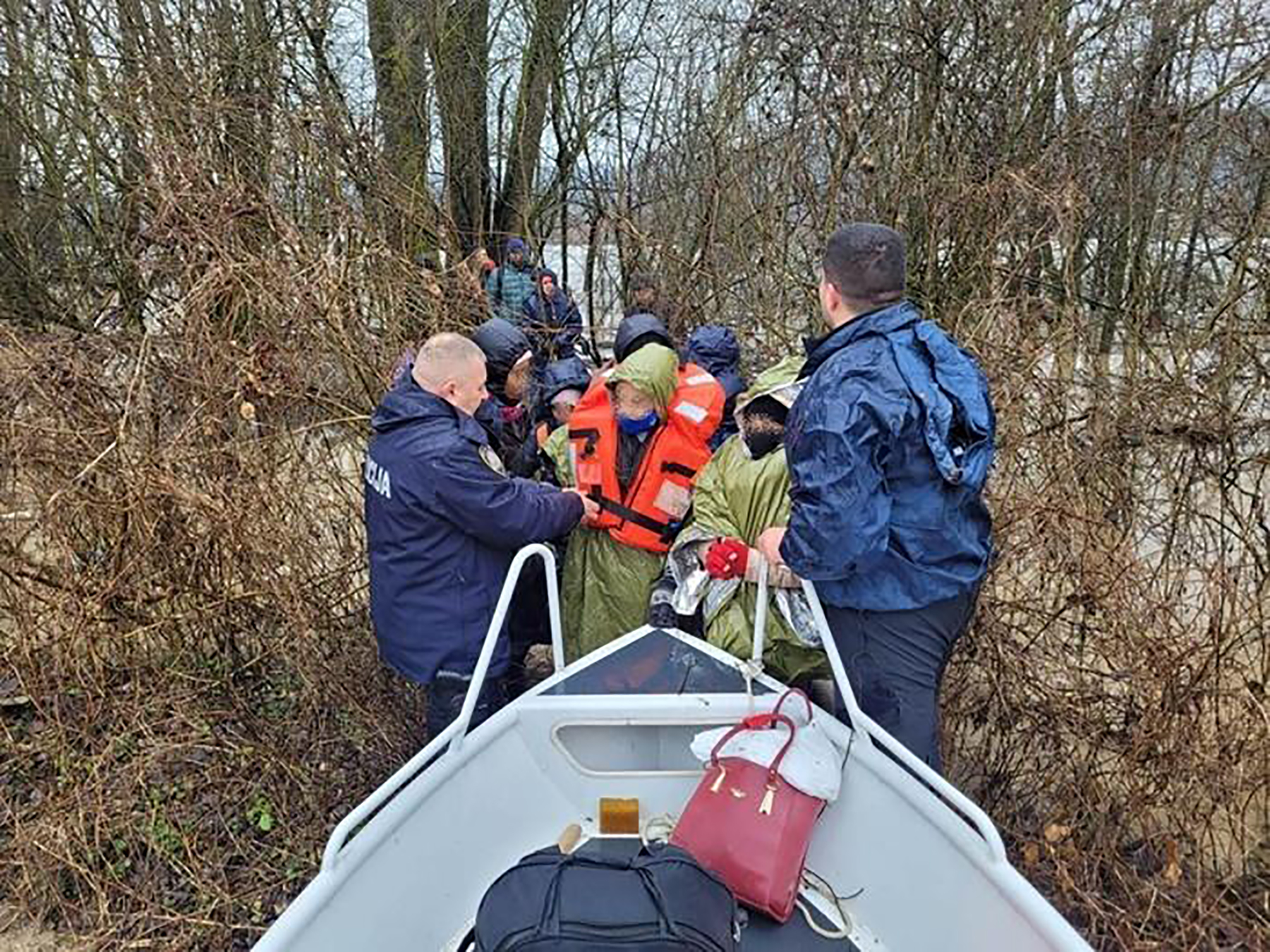 Iz Save spaseno 13 Kubanaca koji su ilegalno ušli u Hrvatsku, Kubanci, Sava, Hrvatska, Slavonija