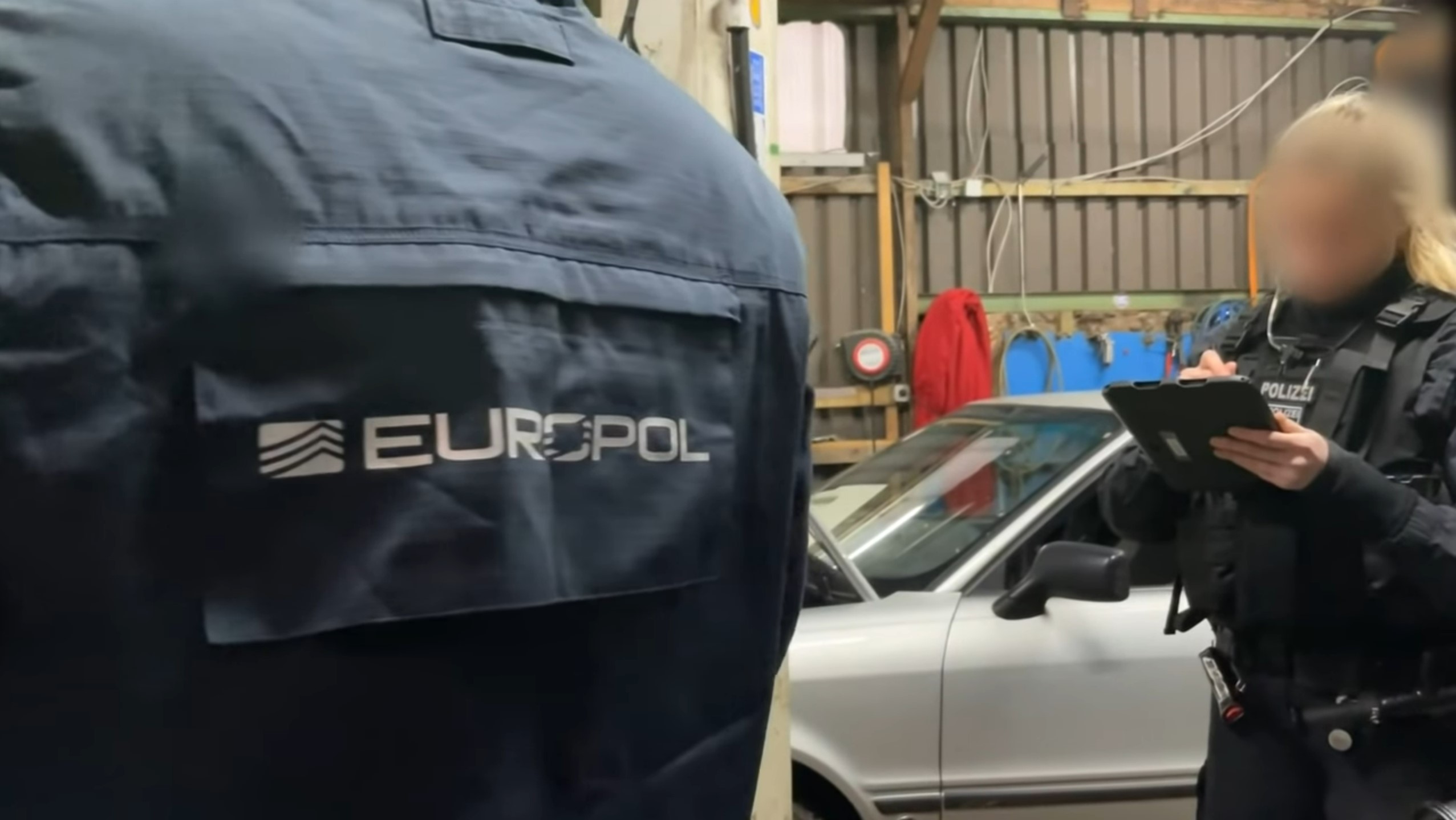 Nemačka, hapšenje, Europol, kradja automobila Foto: Printscreen/YouTube/EUROPOL