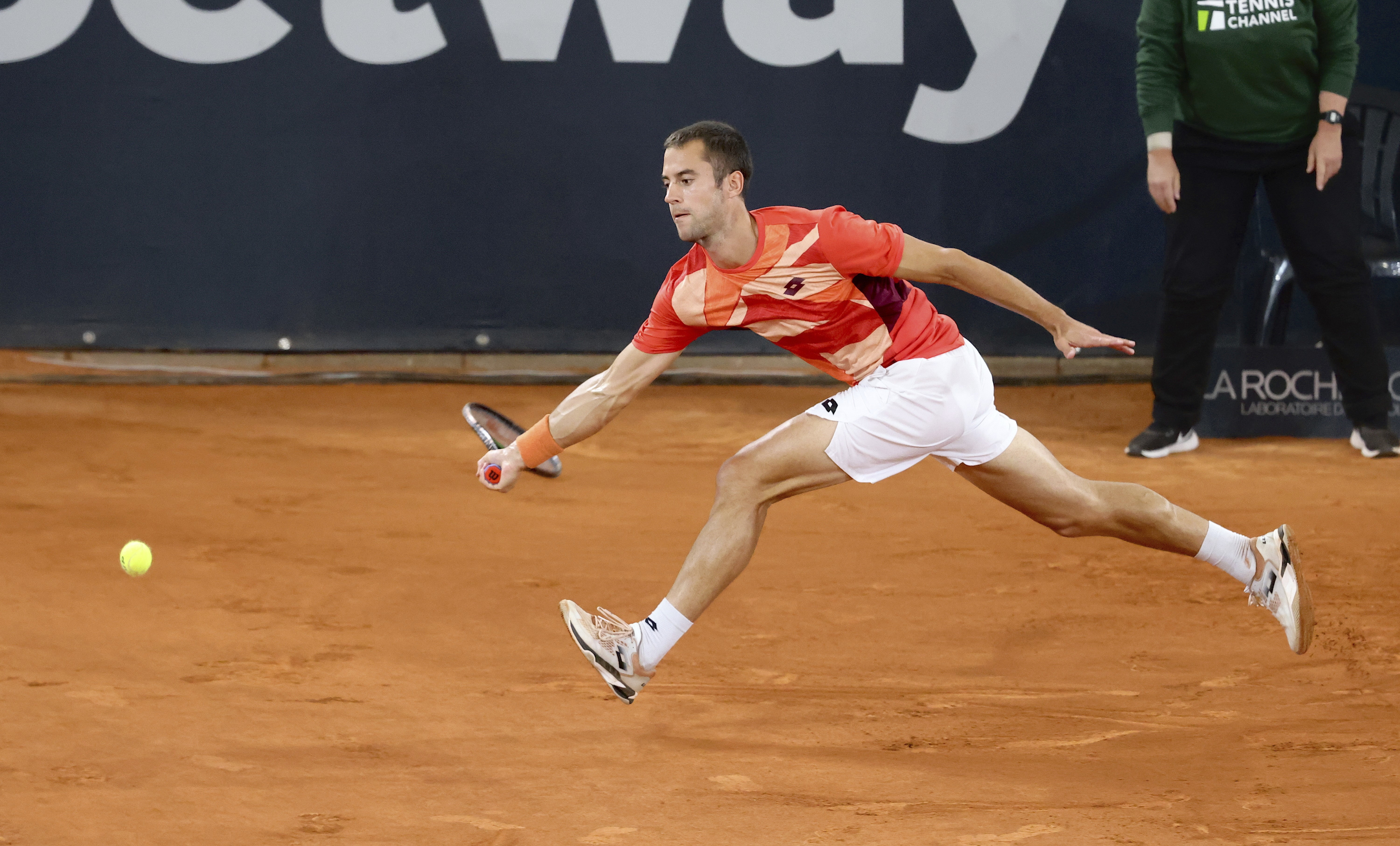 Serbia's Laslo Djere returns a ball to Germany's Alexander Zverev during the men's singles final of the Hamburg European Open ATP tournament, at the Rothenbaum Tennis Stadium, in Hamburg, Germany, Sunday, July 30, 2023. (Frank Molter/dpa via AP)