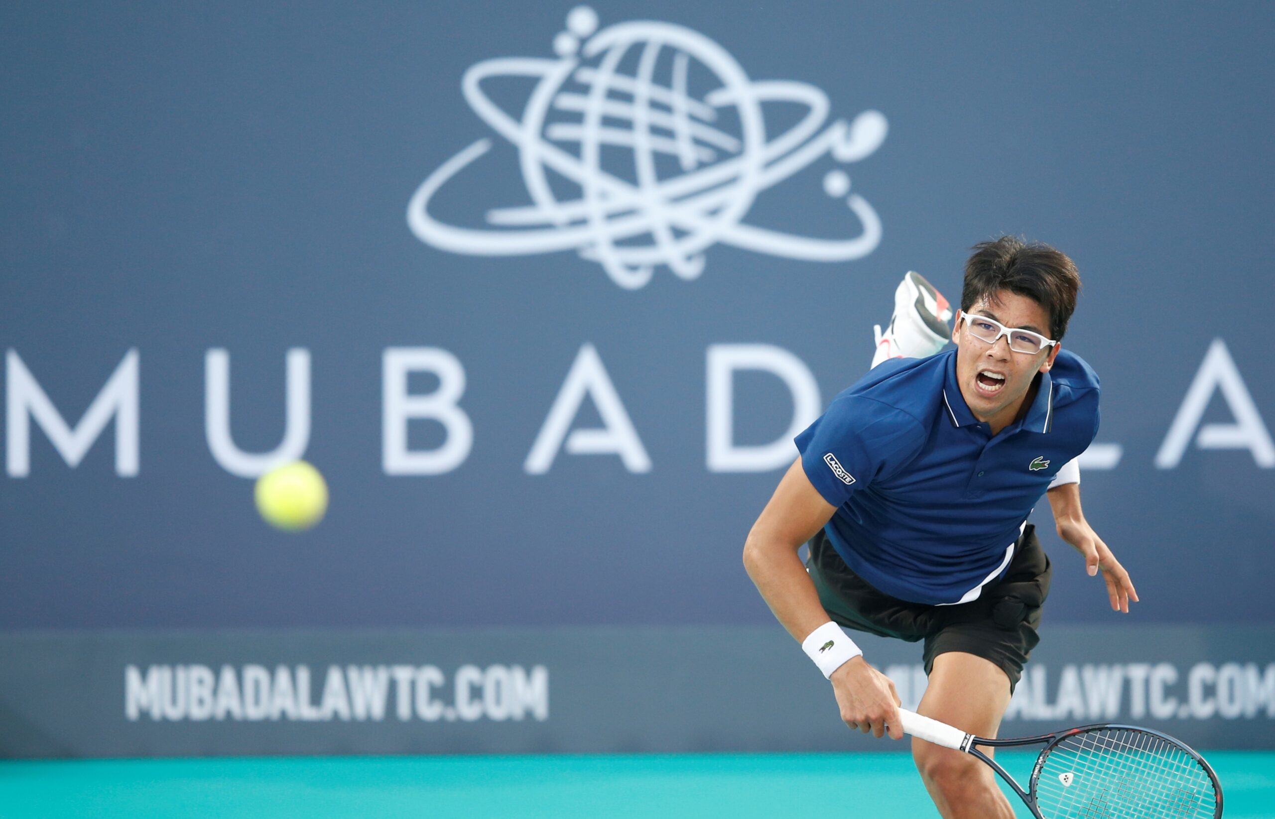 epa07250387 Hyeon Chung of South Korea in action during his match against Kevin Anderson of South Africa at the Mubadala World Tennis Championship 2018 in Abu Dhabi, United Arab Emirates, 27 December 2018.  EPA-EFE/ALI HAIDER