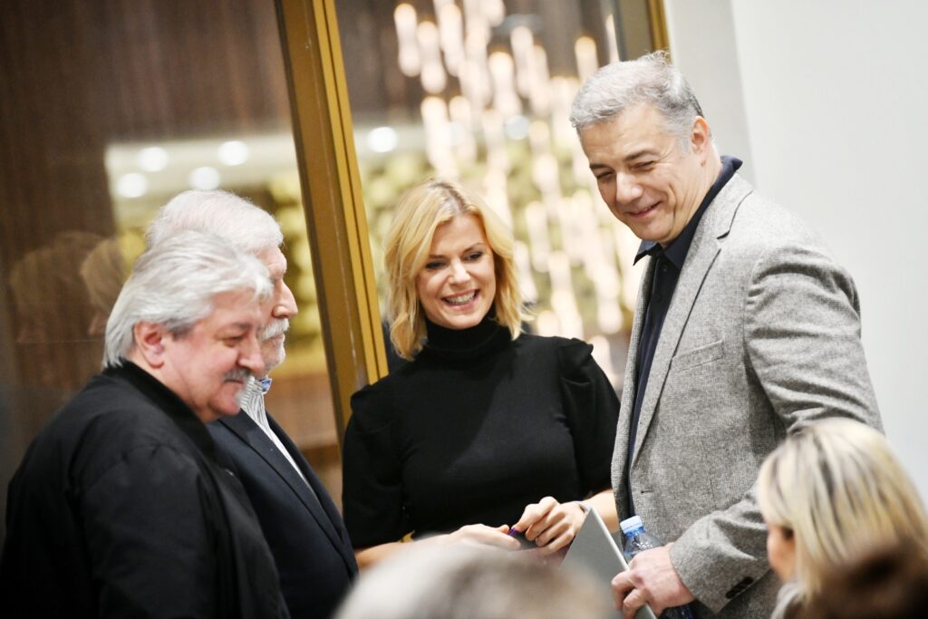 Beograd, 07.12.2023. Sava centar 
Promocija knjige ""Danas nam je divno dno"" Mićka LJubičića i Voje Žanetića. Dragoljub Mićko Ljubičić, Voja Žanetić, 
Pored autora će govoriti i Peca Popović, moderator je Nataša Miljković.
Foto: Vesna Lalić/Nova.rs