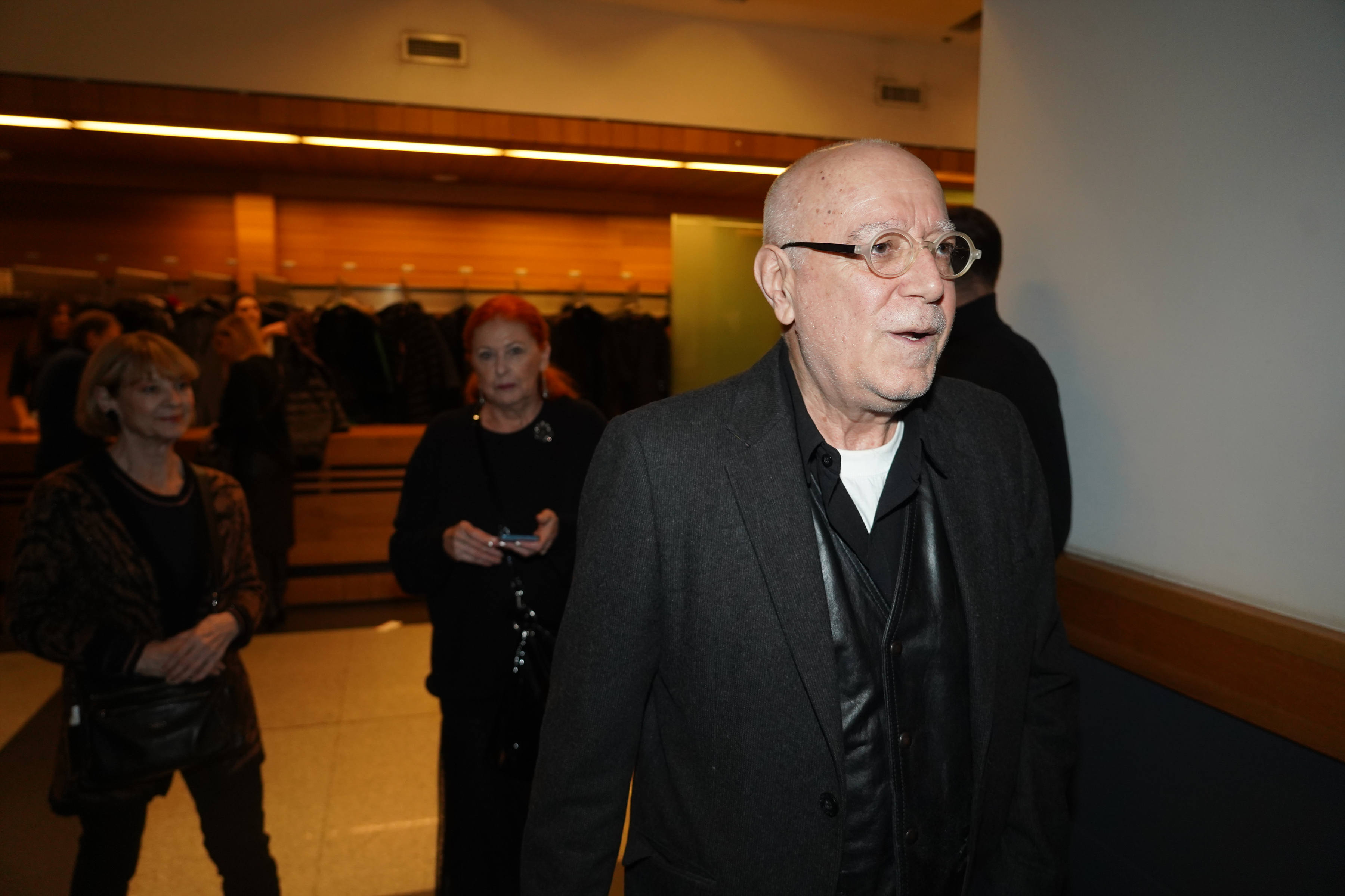 The premiere of the play Tin Drum based on the novel of the same name by Günter Gras, directed by Vasil Hristov, was held at the Yugoslav Drama Theater.