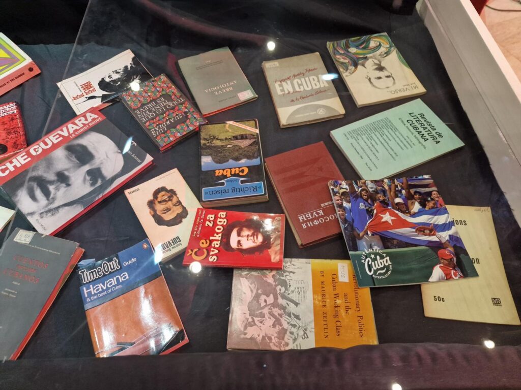 Izložba stariih i retkih knjiga o Kubi
Adligat