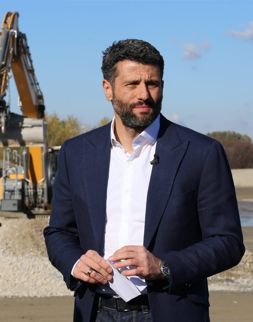 Beograd, 17. novembra 2023 - Predsednik Privremenog organa Grada Beograda Aleksandar apiæ obiao je radove na izgradnji depoa na Makikom polju i tom prilikom poruèio da izgradnja metroa konaèno postaje realnost. FOTO TANJUG/ BEOINFO/bs