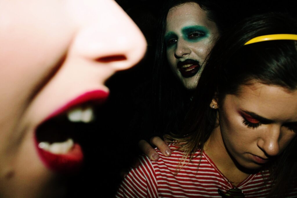 Izložba Iz Života gradske omladine