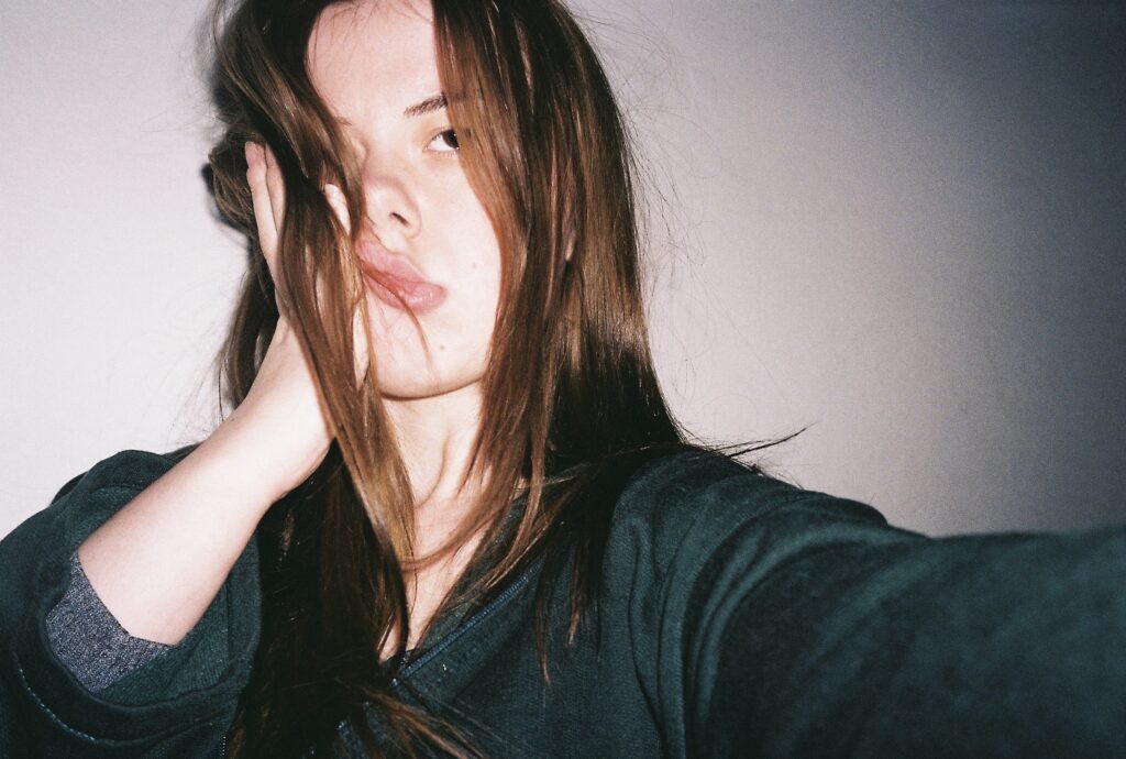 Izložba Iz Života gradske omladine