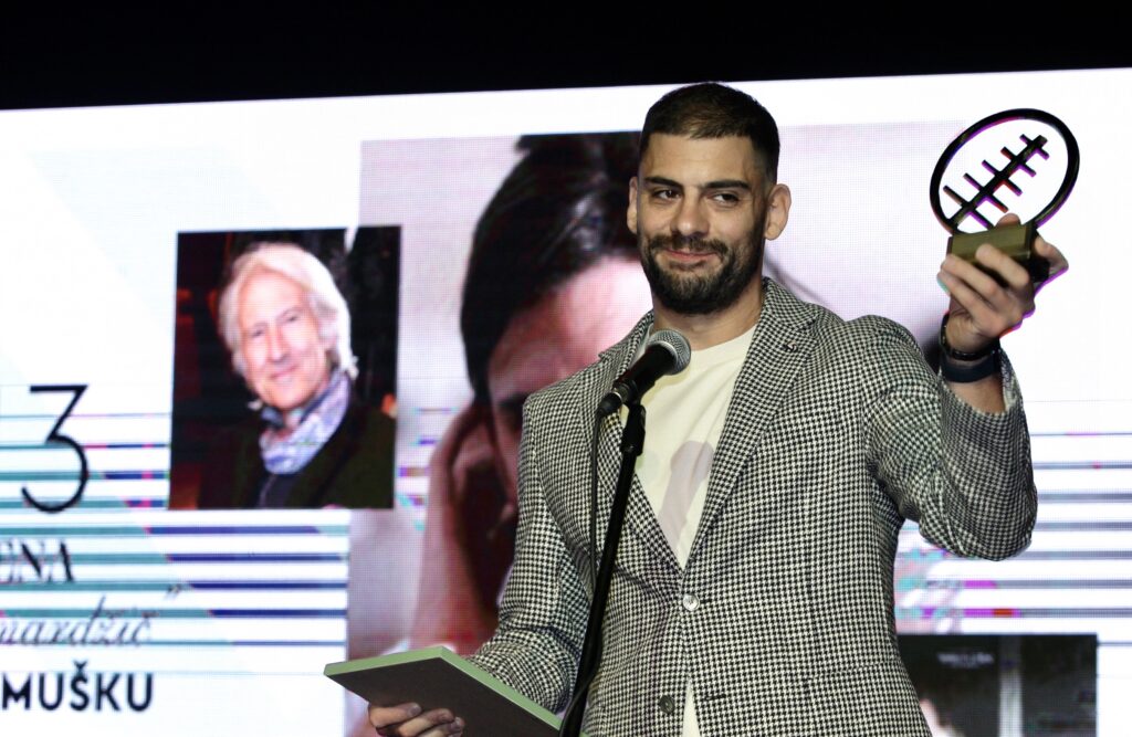 Beograd, 5. oktobra 2023. - Finalno veče i dodela nagrada Zlatna antena u okviru 13. međunarodnog Festivala drama i serija FEDIS se održava u Dom omladine Beograda. Prisustvuje glumac Milan Marić. FOTO TANJUG/ SAVA RADOVANOVIĆ/ bg