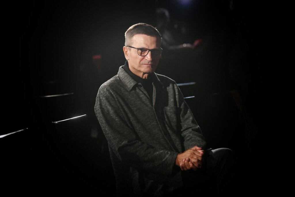 Beograd 10. oktobar 2023. Konferencija za medije povodom premijere mjuzikla "Žene na ivici nervnog sloma" prema istoimenom filmu Pedra Almodovara, u režiji Nebojše Bradića u Pozorištu na Terazijama Foto:Vesna Lalić/Nova.rs