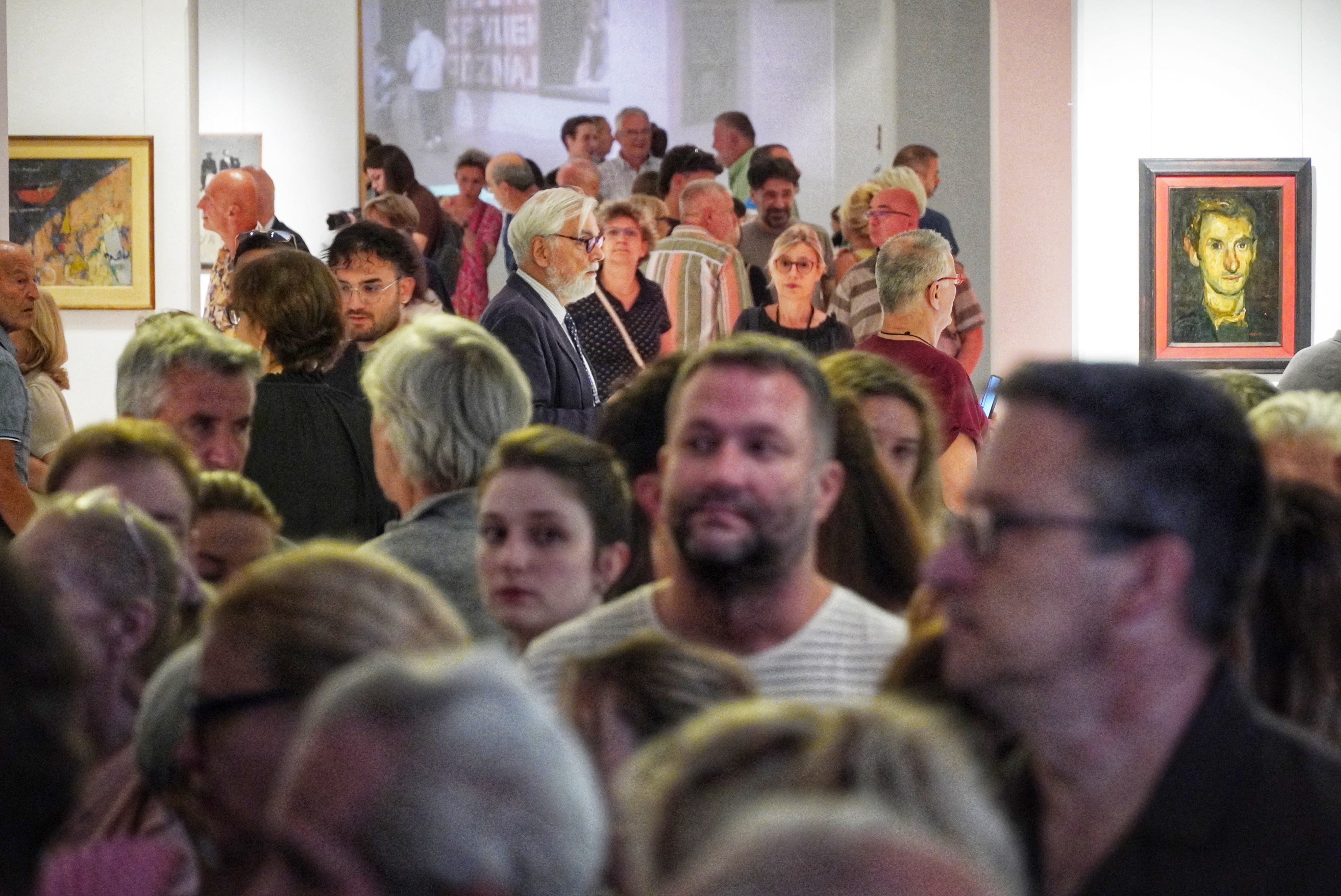 Beograd, 5. septembra 2023. - Otvorena je izloba Miæa Popoviæ  slikarstvo permanentne pobune autorke Vesne Kruljac u Galeriji SANU, èime se obeleava veliki jubilej  100 godina roðenja ovog umetnika i akademika. FOTO TANJUG/ VLADIMIR PORÈIÆ/ bg