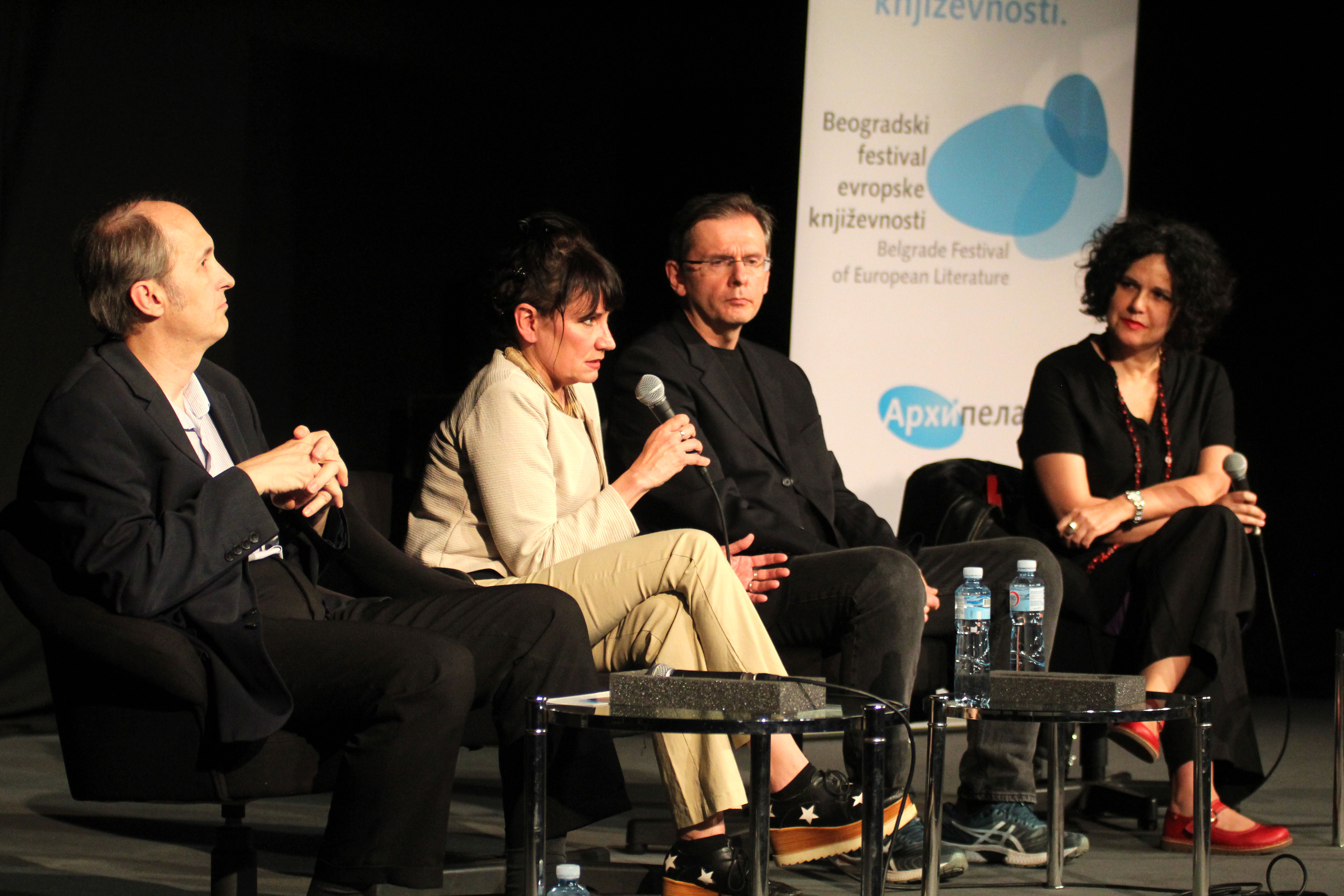 KNJIZEVNOST I POLITICKA KOREKTNOST
Gojko Bozovic, Ana Ristovic, Nebojsa Vladisavljevic i Marija Nenezic
DOM OMLADINE BEOGRADA
06.06.2023.
foto Stanislav Milojkovic