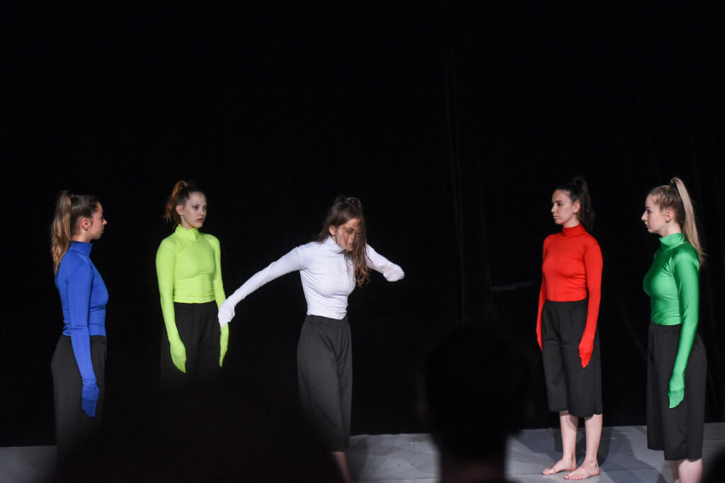 Premijera plesne predstave "FEMINE"