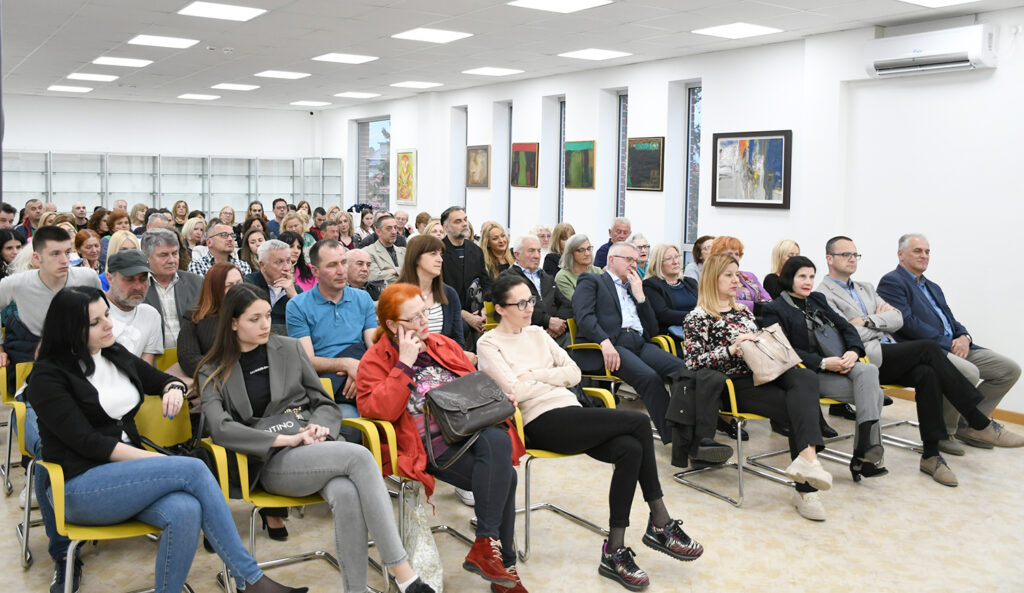 Čačak, promocija knjige pesama doktora Vladana Živaljevića, Vladan Živaljević Foto: GB