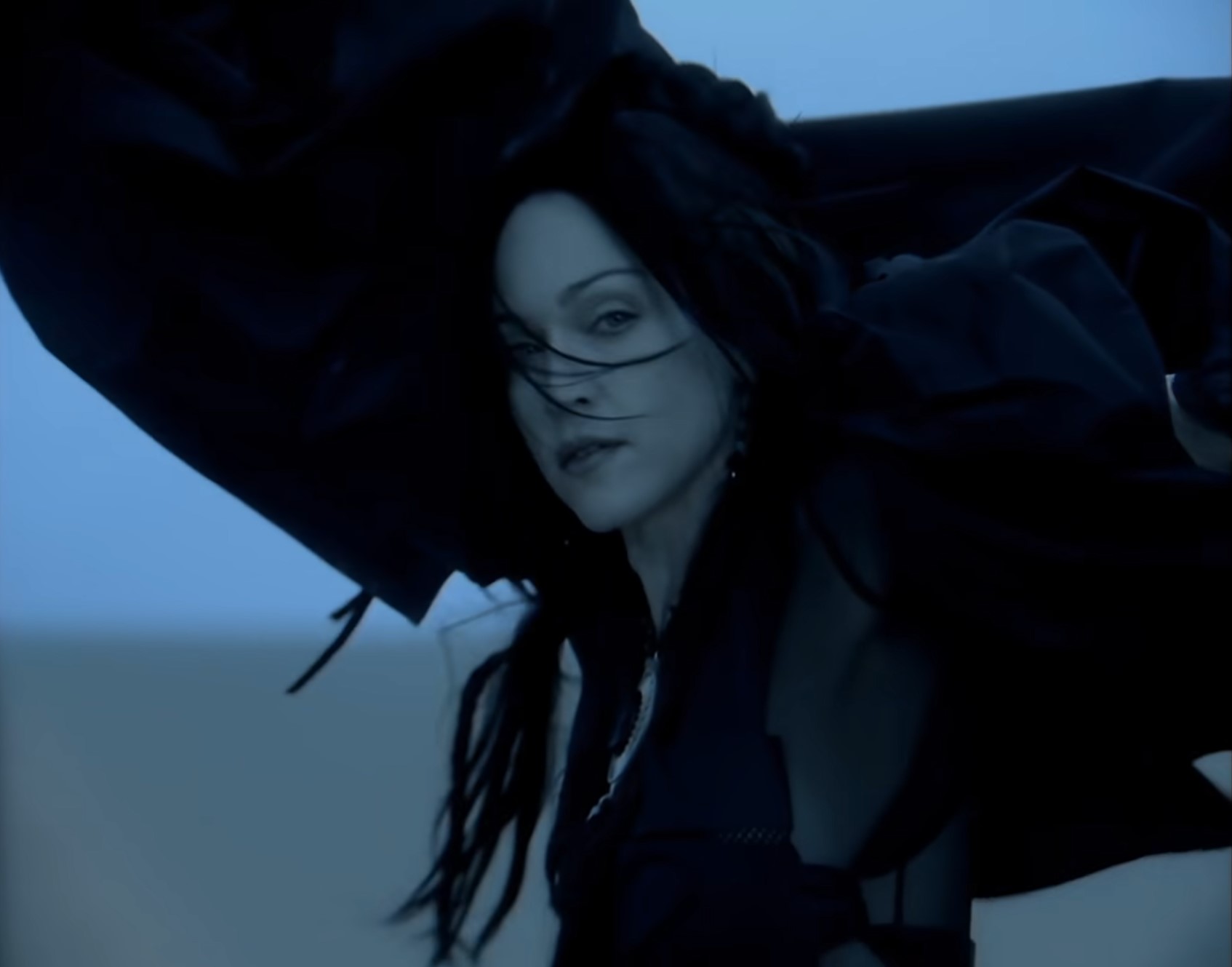 madona, Frozen