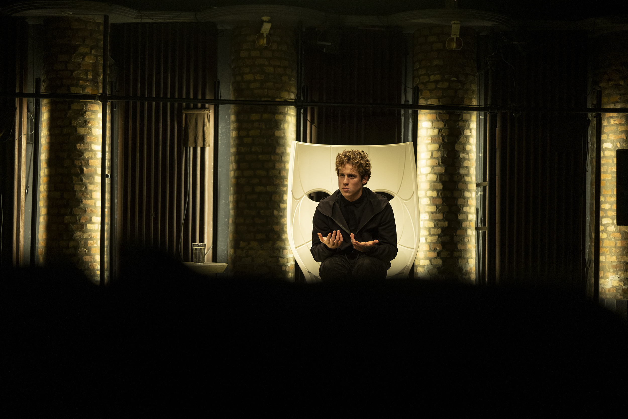 predstava NLO u Ateljeu 212.