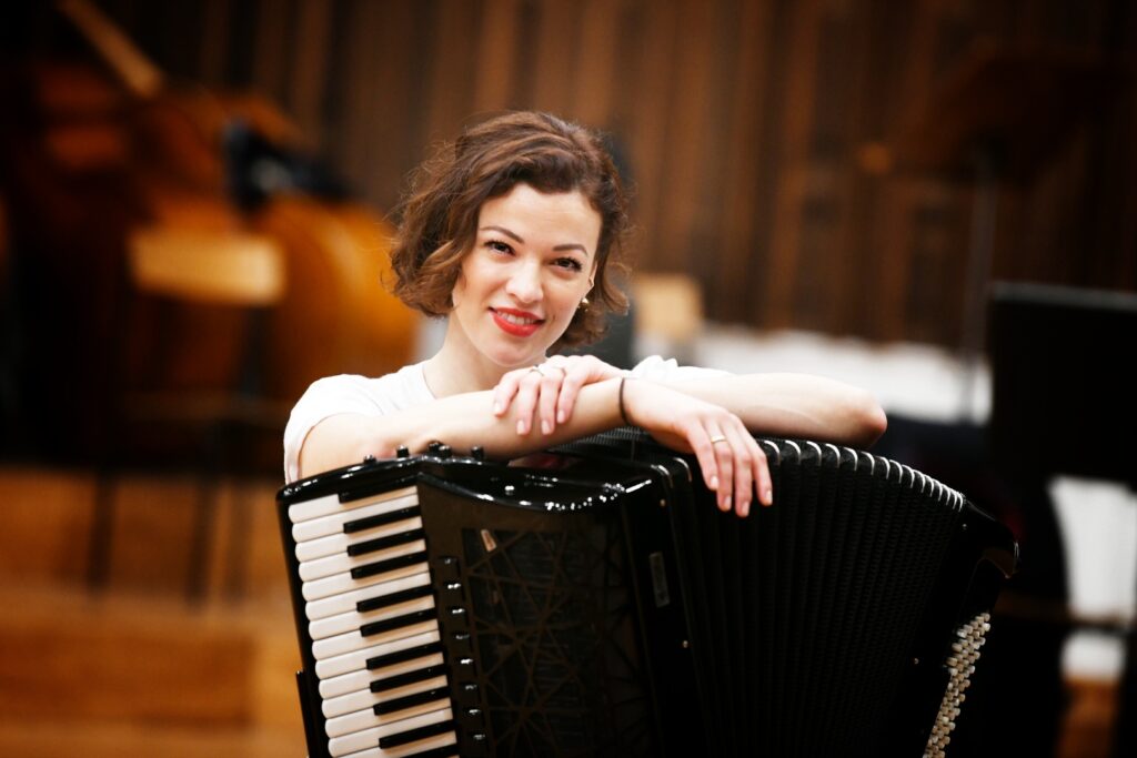 Beograd 21.04.2023. Ksenija Sidorova, harmonikašica, intervju Foto: Vesna Lalić/Nova.rs