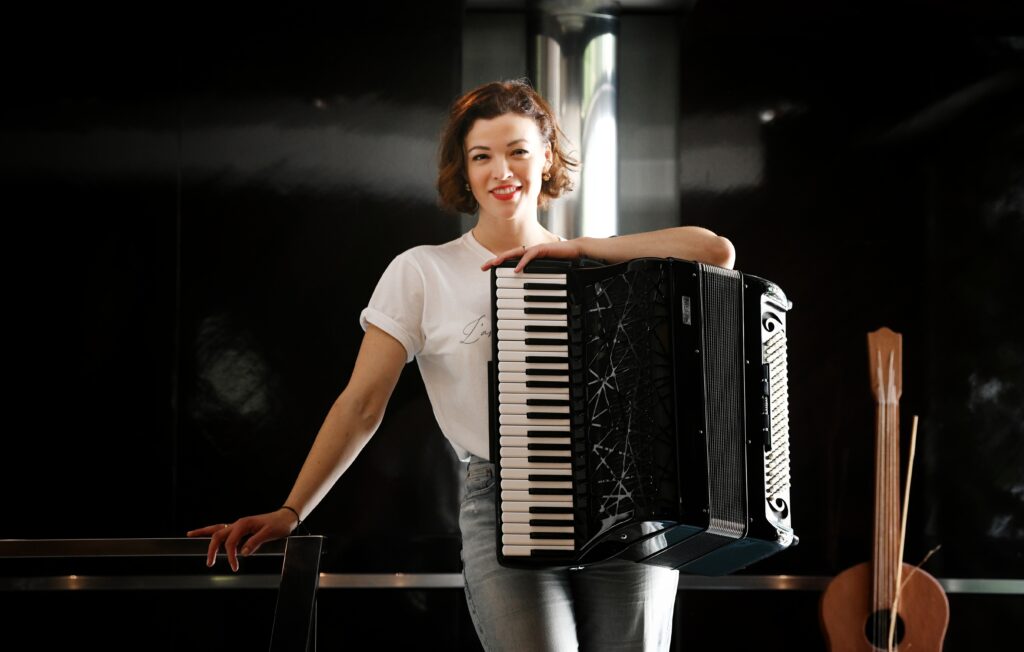 Beograd 21.04.2023. Ksenija Sidorova, harmonikašica, intervju Foto: Vesna Lalić/Nova.rs