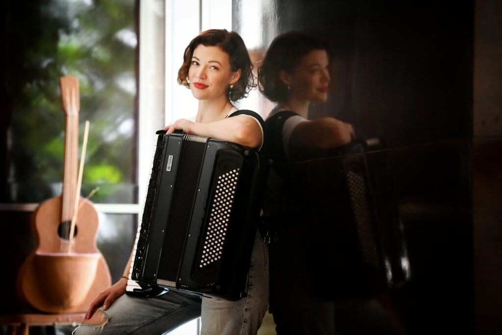 Beograd 21.04.2023. Ksenija Sidorova, harmonikašica, intervju Foto: Vesna Lalić/Nova.rs