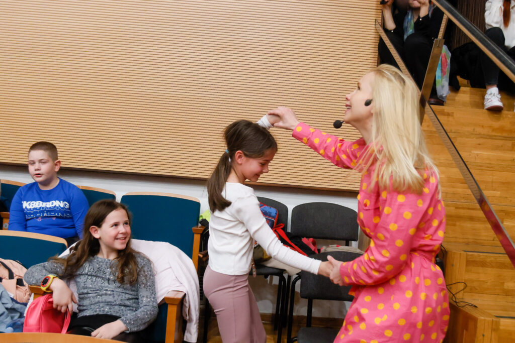 Beogradska filharmonija, Filharmonija svira muziku iz crtaća za školarce