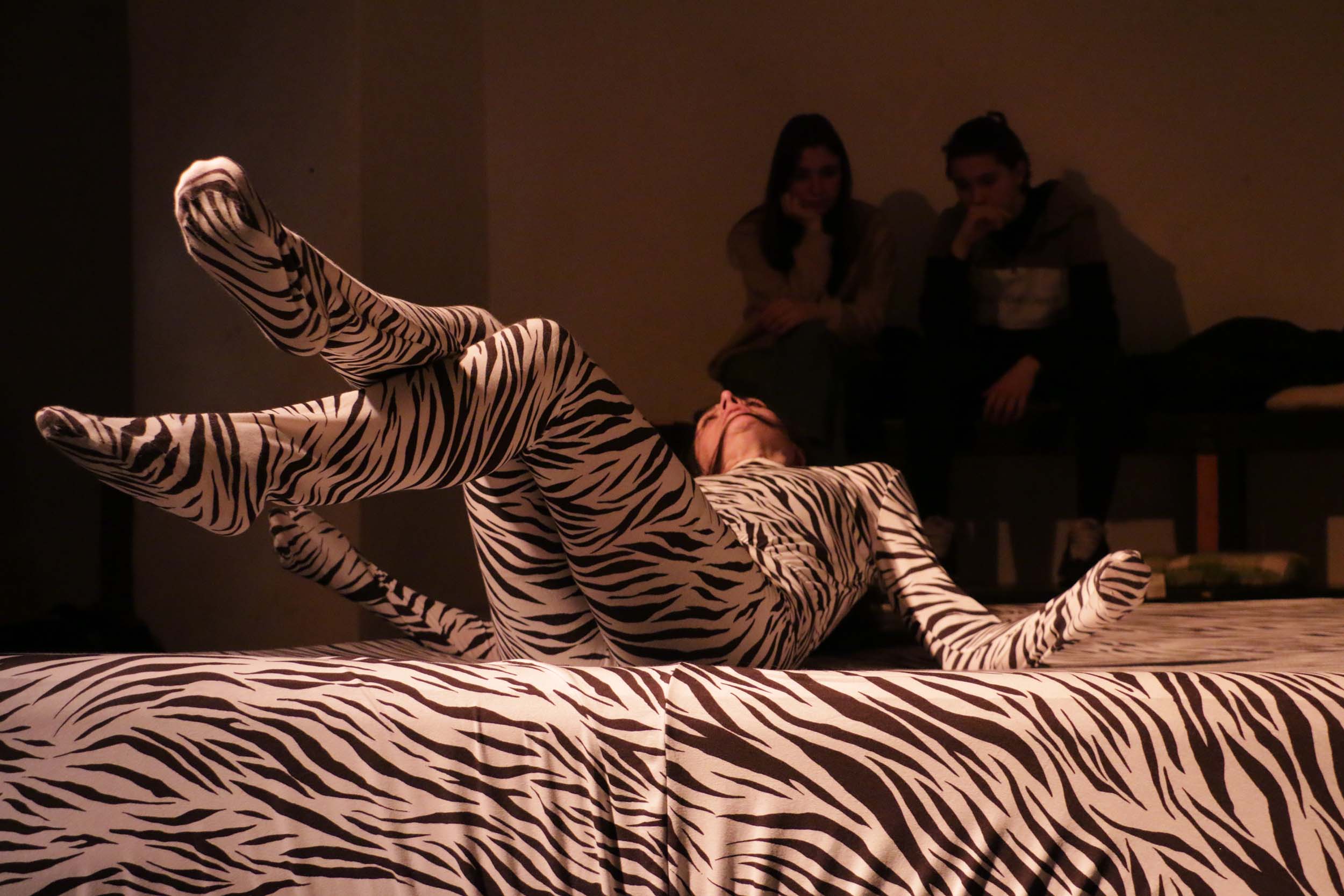 MRTAV UGAO MESEC NEZAVISNE SCENE U BITEF TEATRU, Bitef teatar