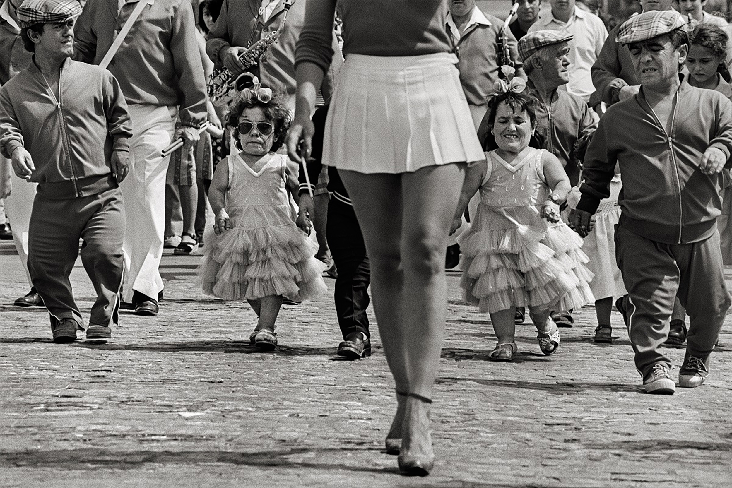 02 copy fotografija čuvenog foto-reportera Benita Romana „Veličanstvena decenija. Ustav u praksi.“
