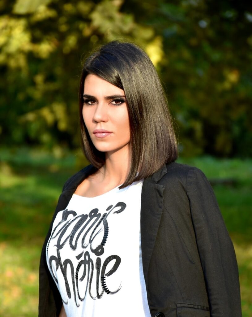 Sremčica, pokušaj ubistva, hronika. Vladan Popović, napao ga komšija nožem, deca, ćerka Ivana Popović i sin Jovan Popović Foto: Privatna arhiva