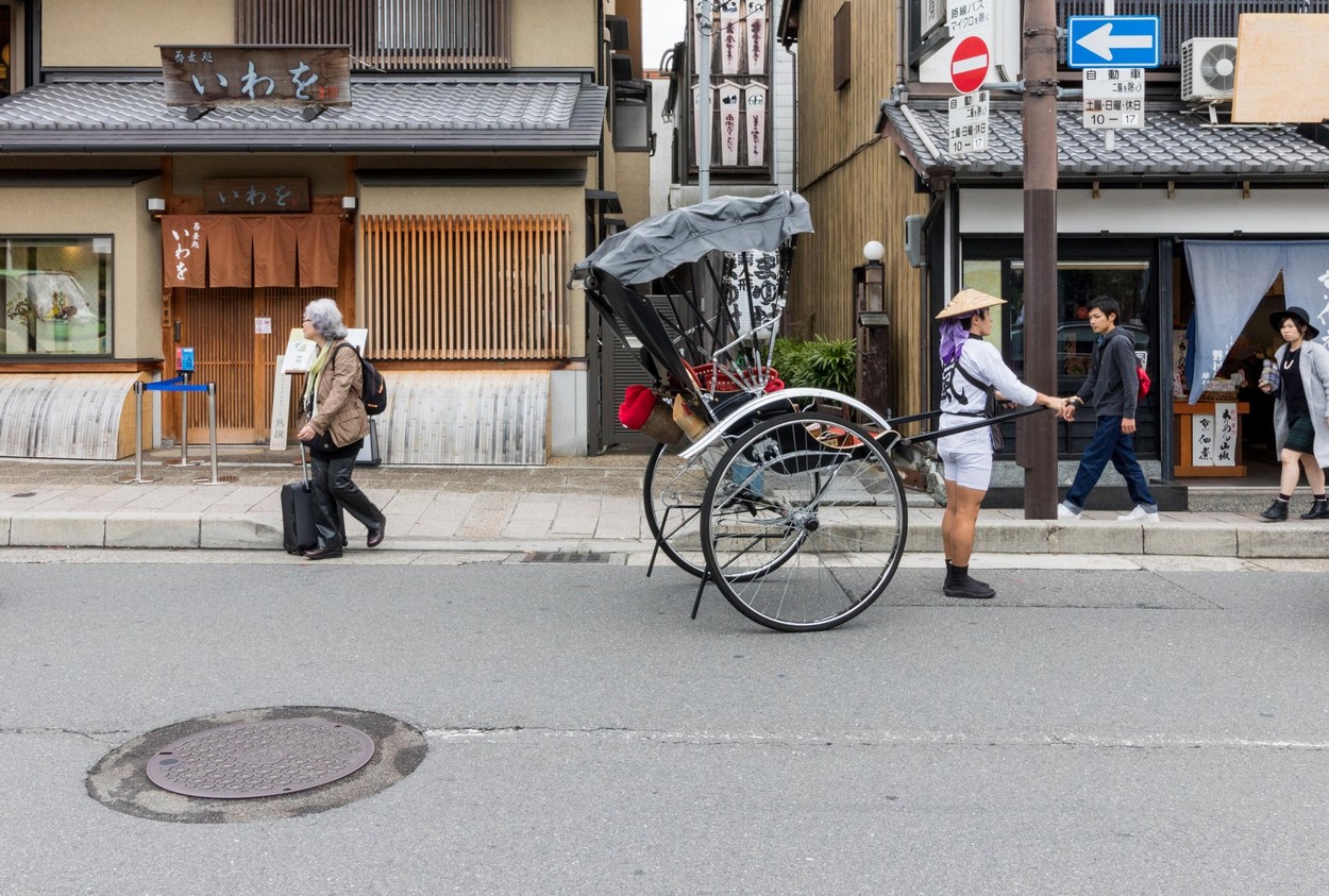 Rickshaw waiting to take tourist around Arashiyama in Kyoto prefecture Japan,Image: 270378238, License: Rights-managed, Restrictions: , Model Release: no, Credit line: Derek Dryland / Alamy / Alamy / Profimedia