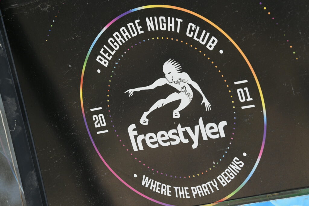 Beograd 29.06.2023 fristajler splav, freestyler , tonuo tone , uklanjanje splava podizanje