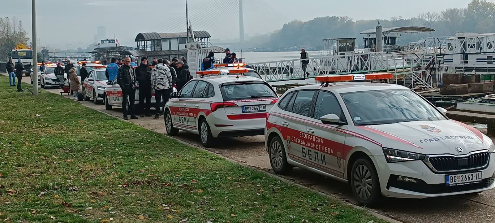 Počelo uklanjanje Sportsko-nautičkog kluba „ANIG“ kod Bloka 70a, veliki broj „Belih“ na keju