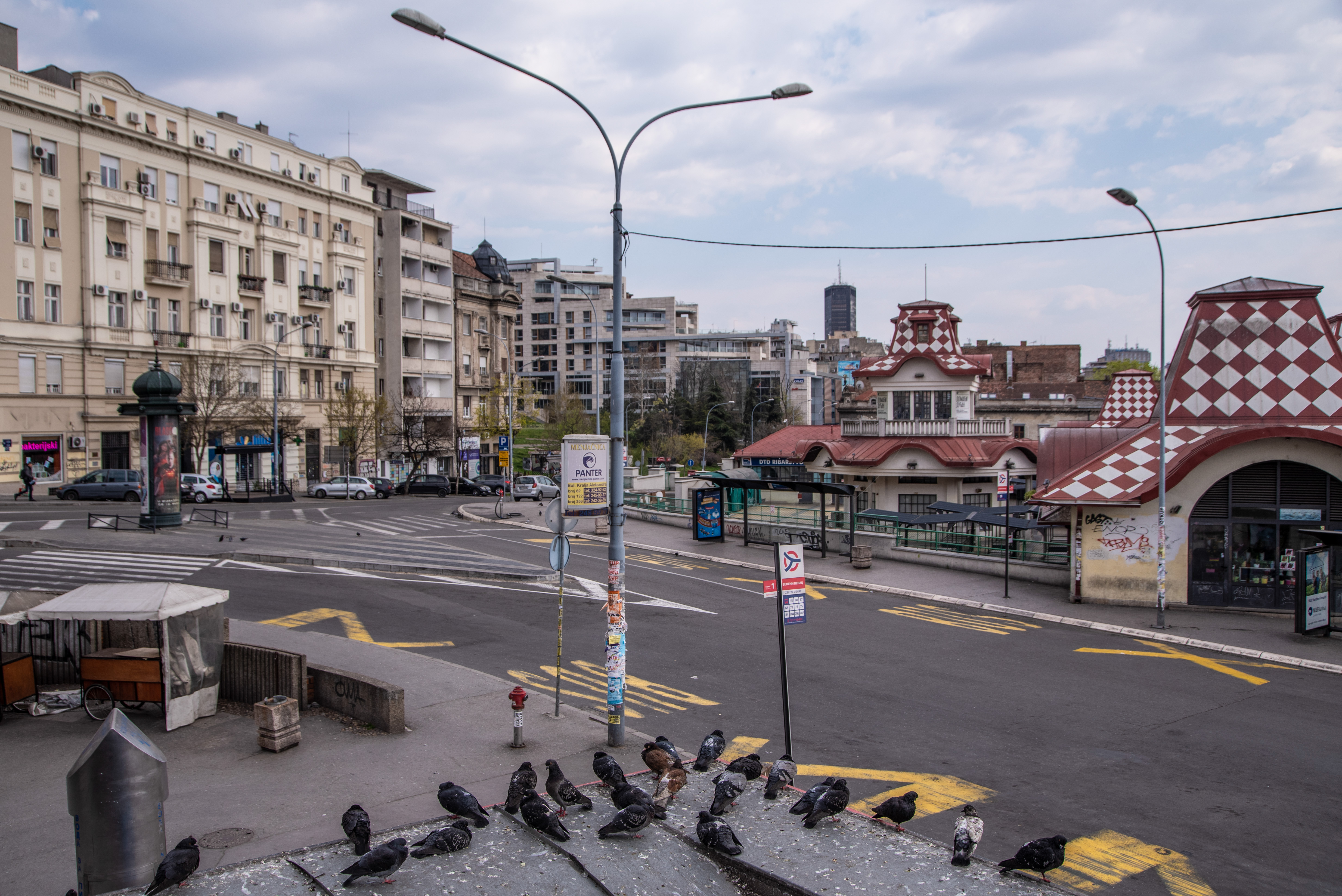 Beograd 05.04.2020. Vanredno stanje, koronavirus, zabrana kretanja 40 sati, vikend, pandemija, zatvoreno, lepo vreme, nema ljudi, sunčan dan, proleće, Zeleni venac Foto:Dragan Mujan/Nova.rs