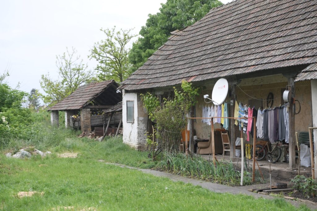 Radojevo 14.05.2023. Hronika, dečak od 13 godina sekirom napao ženu i njenog sina Foto: Dragan Mujan/Nova.rs