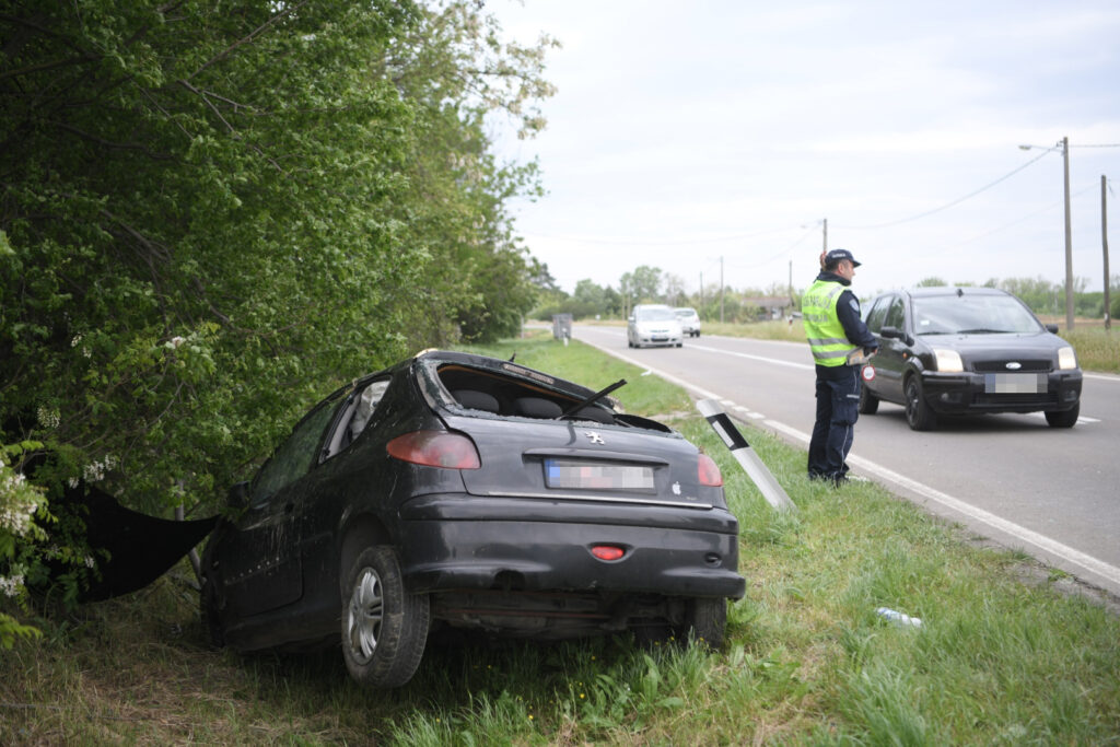 Beograd 14.05.2023. Zrenjaninski put, saobraćajna nesreća, automobil marke Peže, Peugeot, policija, uviđaj, uvidjaj Foto: Dragan Mujan/Nova.rs