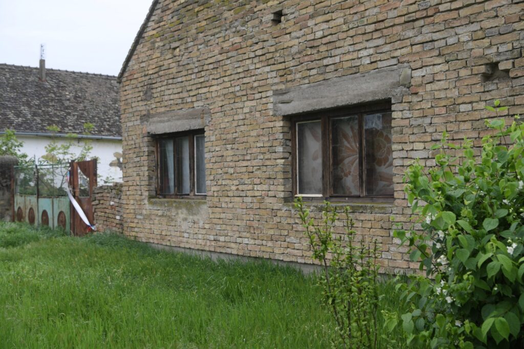 Radojevo 14.05.2023. Hronika, dečak od 13 godina sekirom napao ženu i njenog sina Foto: Dragan Mujan/Nova.rs