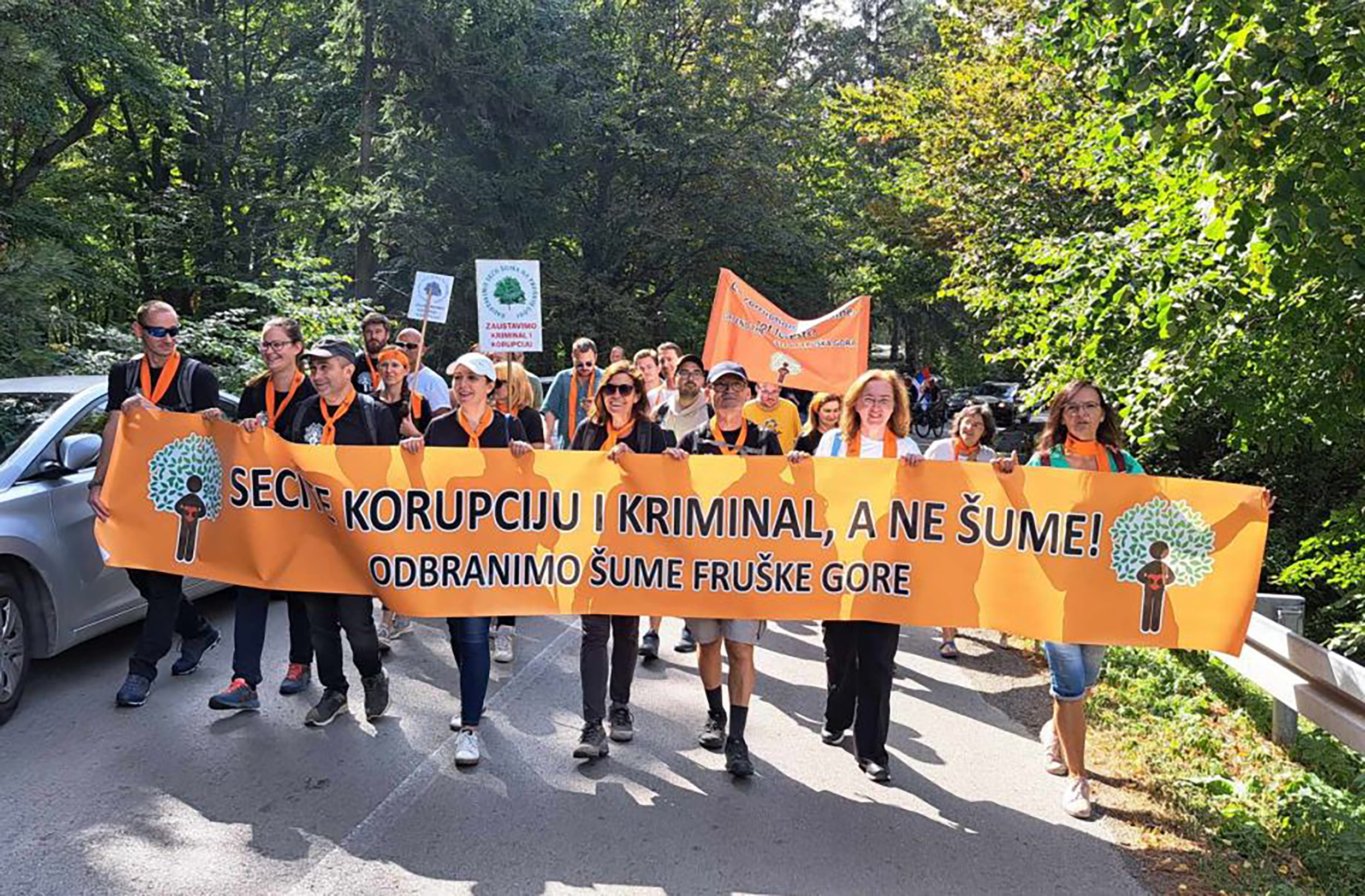 Protest "Stop seči šuma" završen ispred sedišta NP "Fruška gora", policija prekinula šetnju