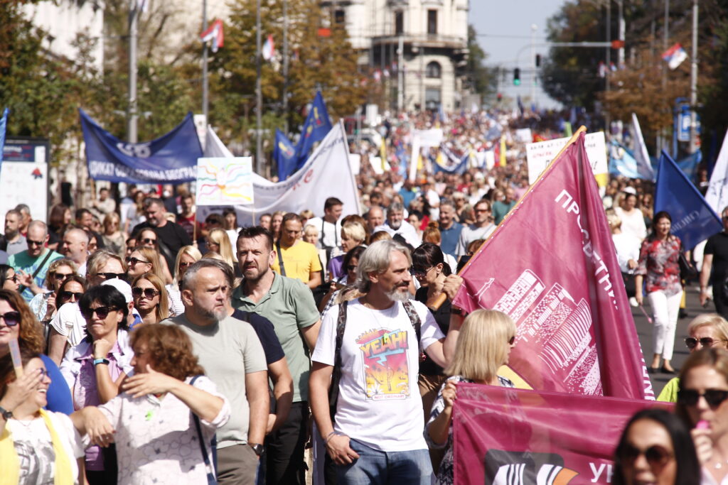 Beograd 26.09.2023. Protest zaposlenih u prosveti, protest prosvetata, prosvetari, zaposleni u prosveti, šetnja do Vlade Srbije Foto: Amir Hamzagić/Nova.rs