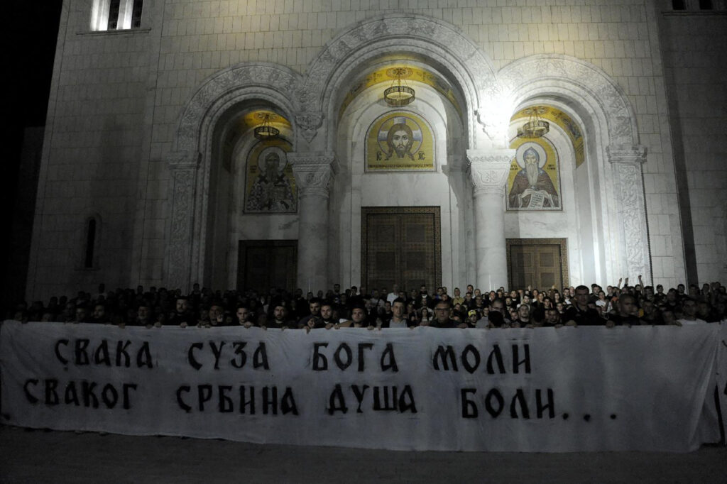 Mesto: Beograd
Datum: Tue Sep 26 21:51:55 CEST 2023
Dogadjaj: DRUŠTVO/HRONIKA - građani ispred Hrama Svetog Save pale sveće trojici Srba ubijenih u noći 24. septembra u Banjskoj
Fotoreporter: Ana Paunković
Izvor: FoNet