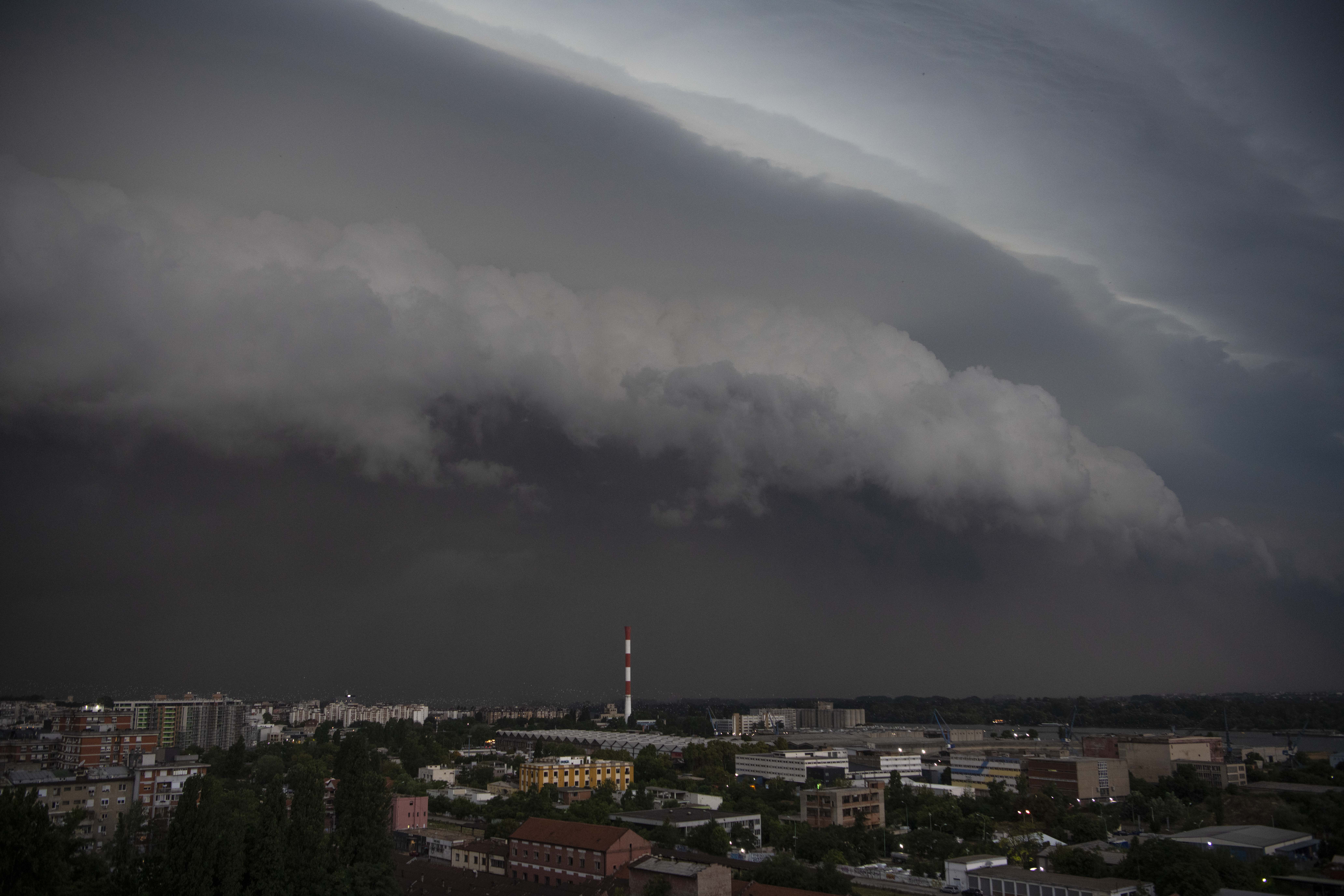 Beograd, 19.07.2023. Olujni oblaci, sprema se nevreme u Beogradu, oluja, nevreme Foto: Dragan Mujan/Nova.rs