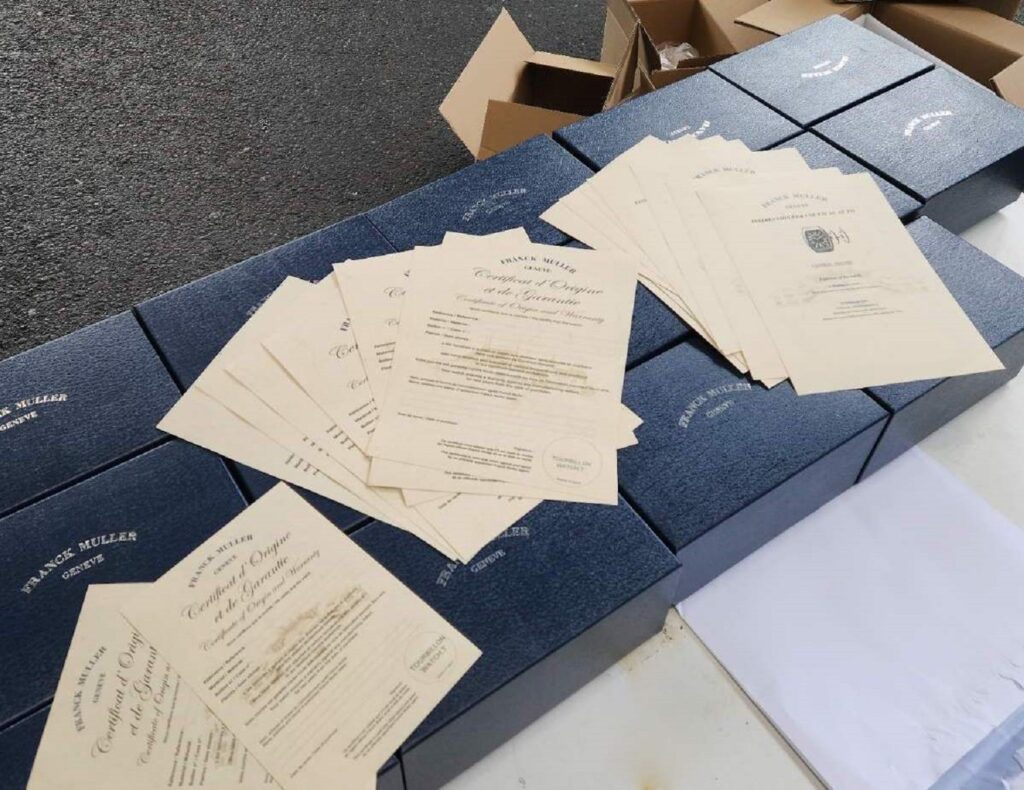 Batrovci, 24.maj 2023. Zaplenjeni luksuzni satovi, Carina info